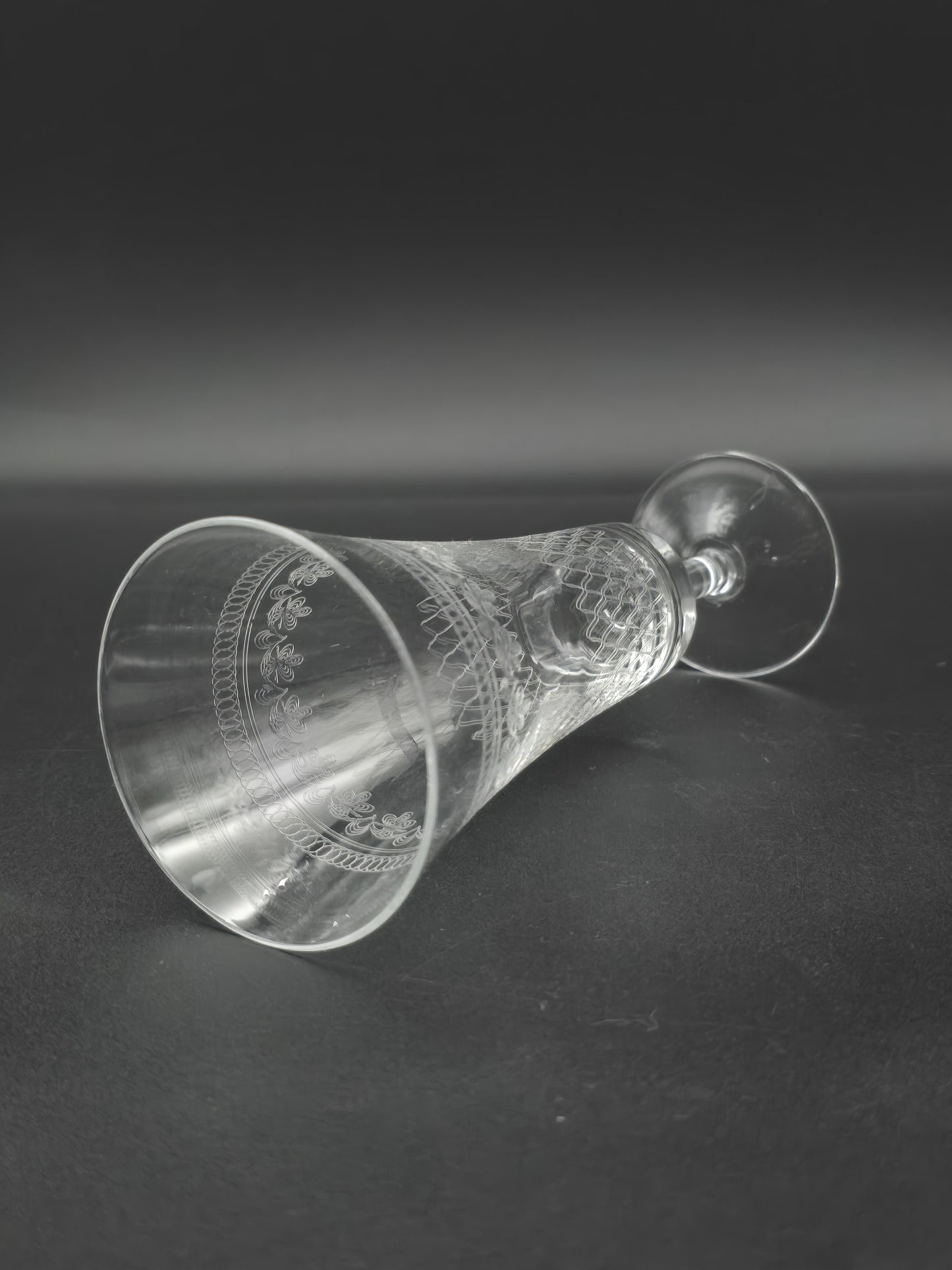 Lady Hamilton Pall Mall Edwardian Crystal Champagne Flutes – Set of 3 | Short Stem | 165ml | c.1910s – Antique Elegance