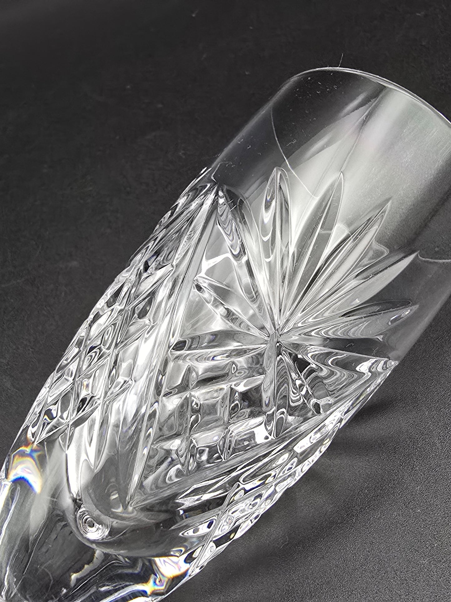 Set of 6 small Crystal Champagne Flutes – Knopped Stem and star cut base– 14.5cm Tall – Vintage British Glassware – Immaculate Condition. 135ml