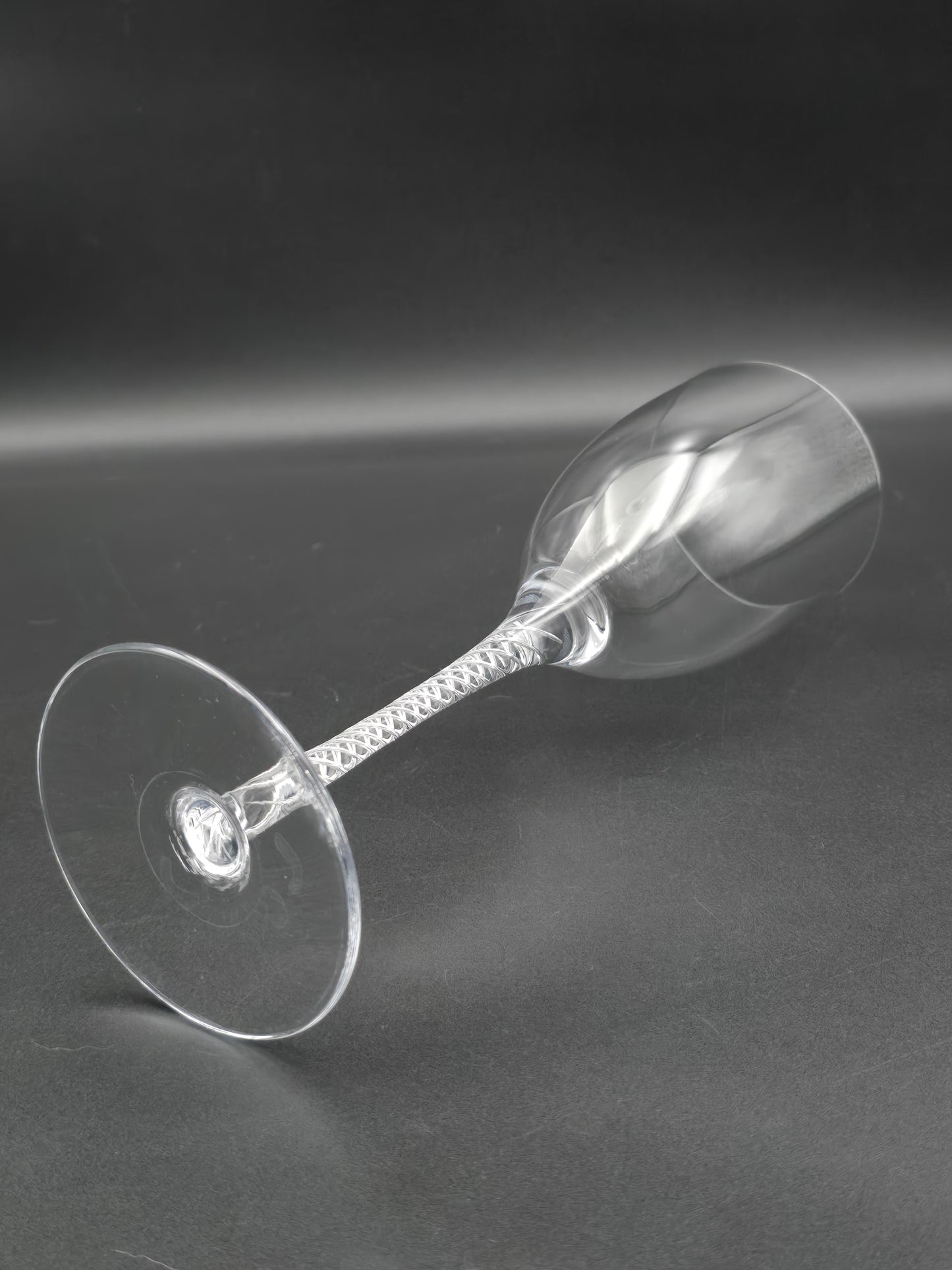 Set of 6 large air twist long stemmed Wine glasses 330ml 23.5cm tall.