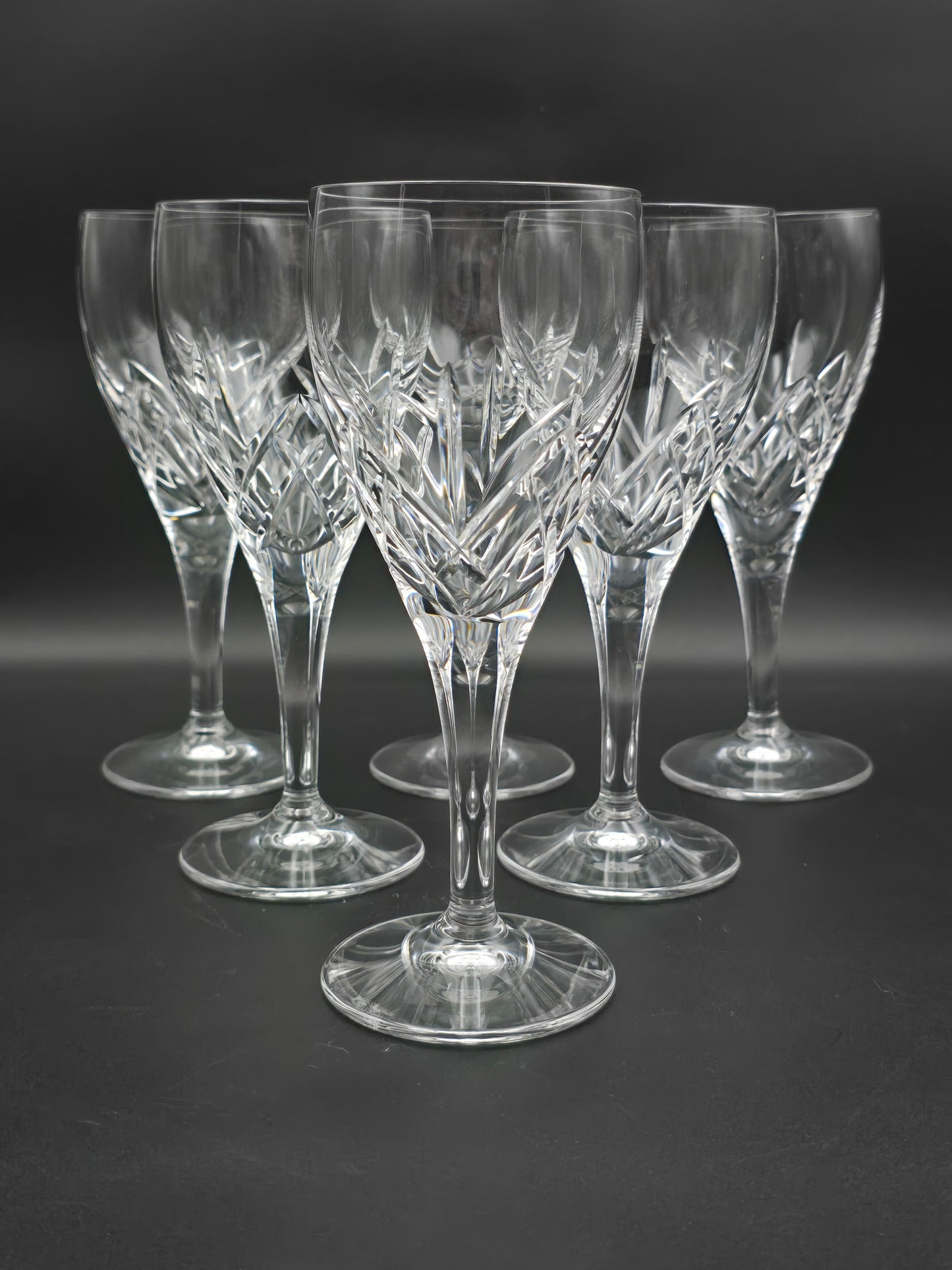 Set of 6 Edinburgh Crystal Broughton Pattern large wine glasses 260ml. 19cm tall.