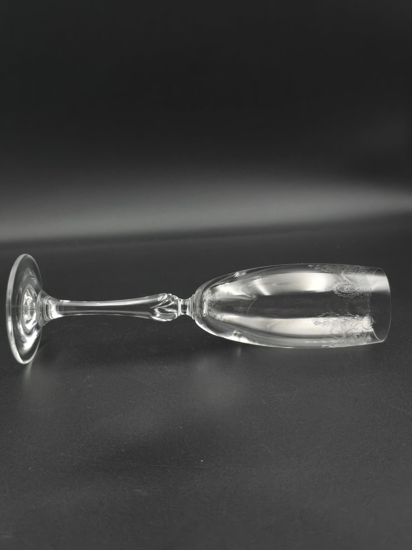 Beautiful Set of 5 Etched Crystal Champagne flutes 175ml. 22cm tall.