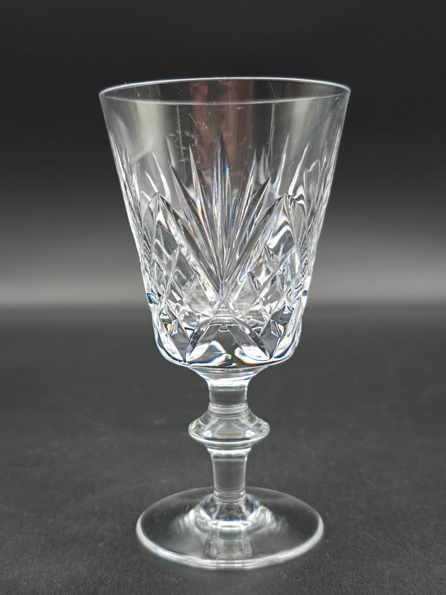 Set of 5 Royal Doulton ‘Juno’ Crystal Wine Glasses – Knopped Stem – 12.5cm Tall – Vintage British Glassware – Immaculate Condition