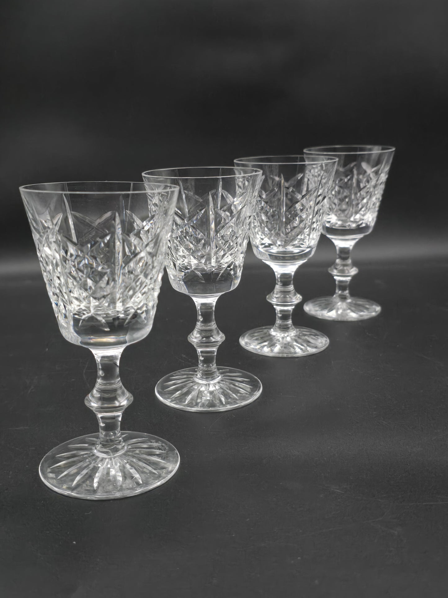 Set of 4 Edinburgh Crystal Highland pattern small Crystal wine glasses 150ml. 13.5cm tall
