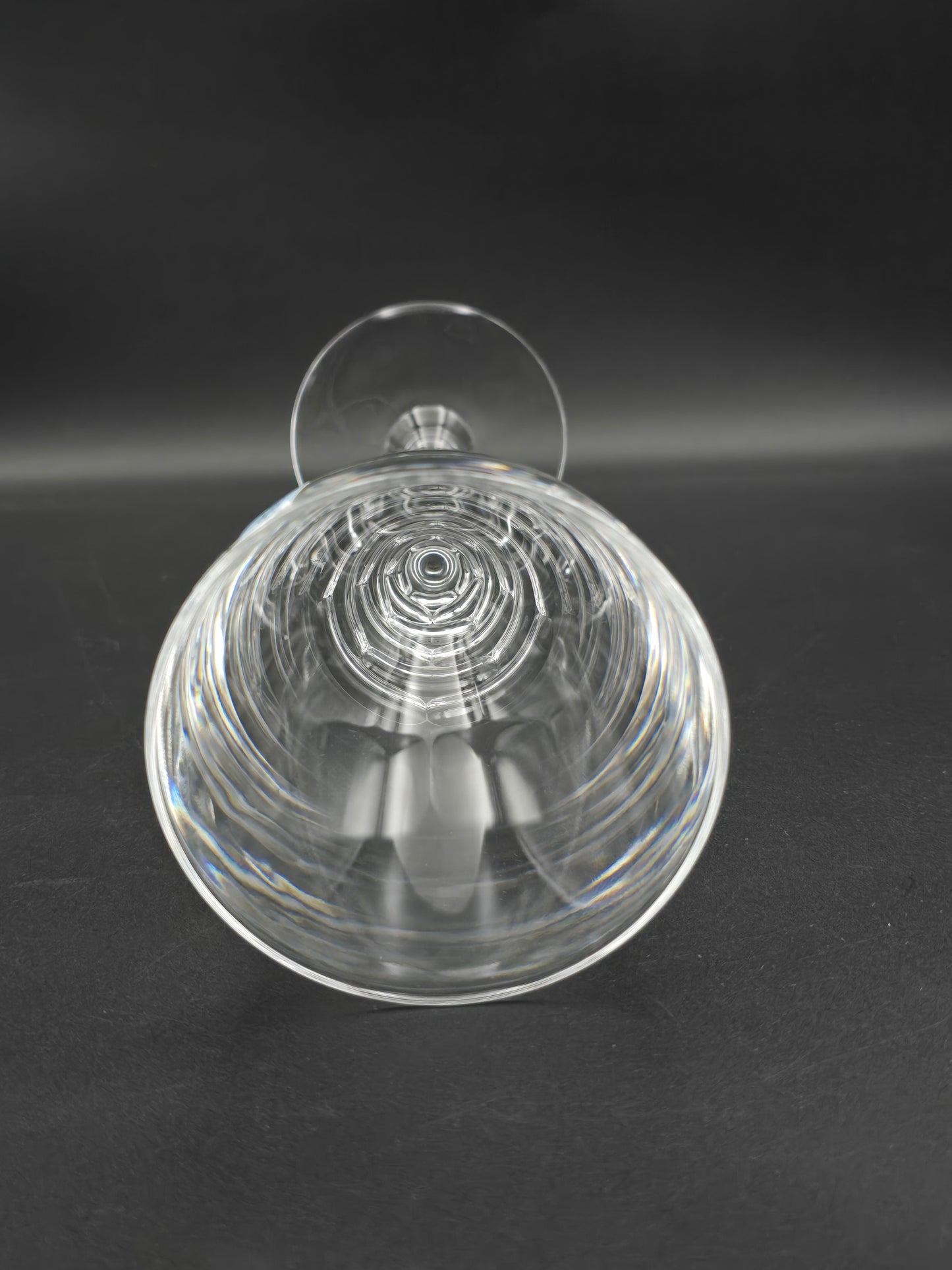 Pair of Large Edinburgh Crystal The Edge Collection Cirrus pattern wine glasses 350ml 24.5cm tall.