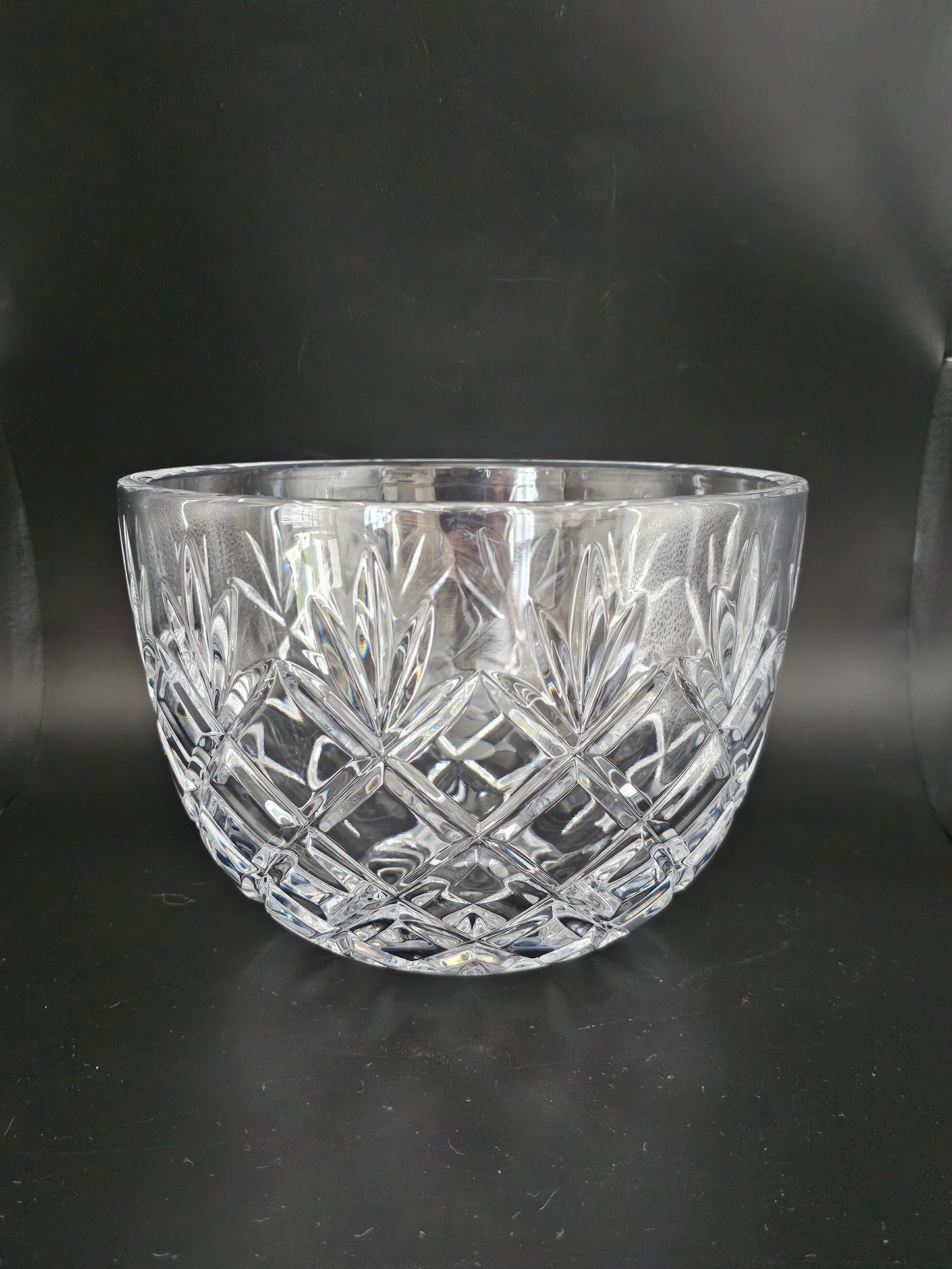 Large Waterford Irish Crystal Bowl. 21cm. 8.5"