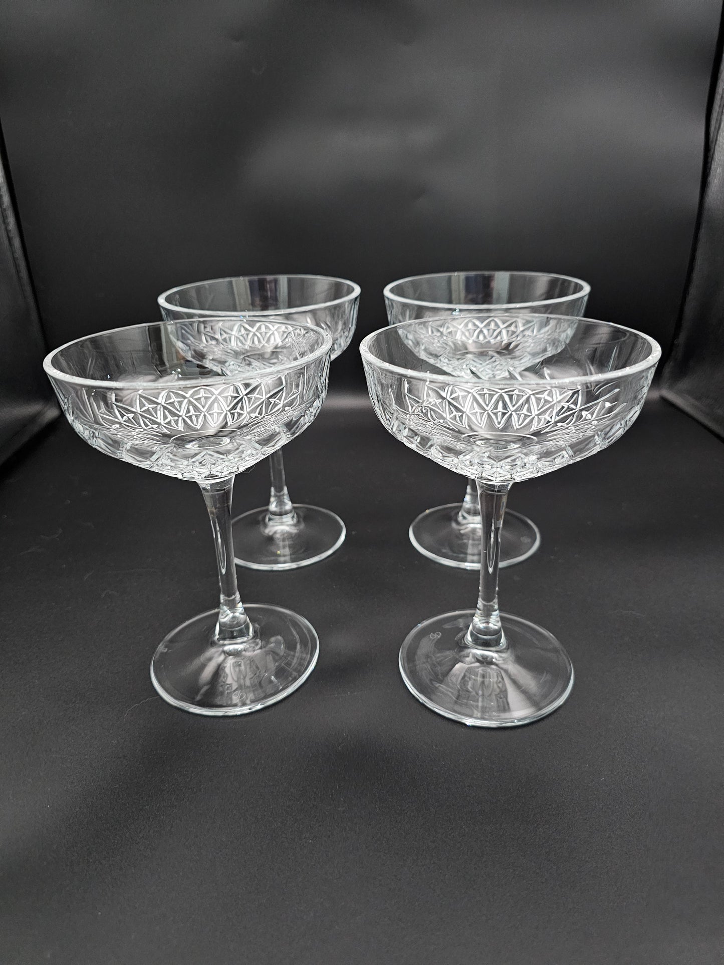 Set of 4 Circleware Cocktail or Martini coupes. 250ml. 15.5cm tall