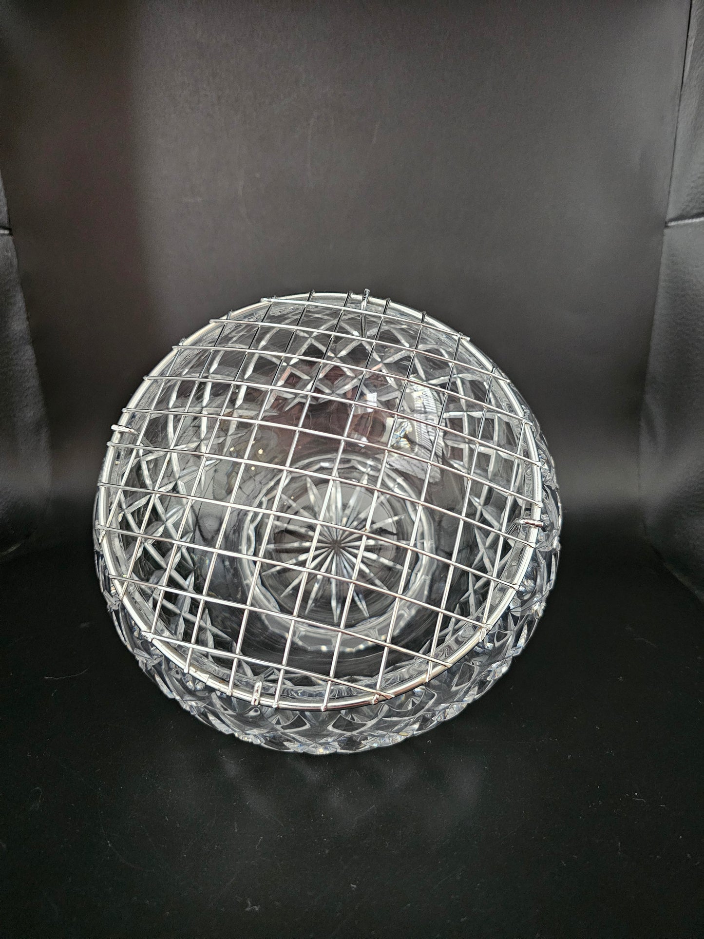 Beautiful Medium size Crystal Rose bowl. 17cm wide