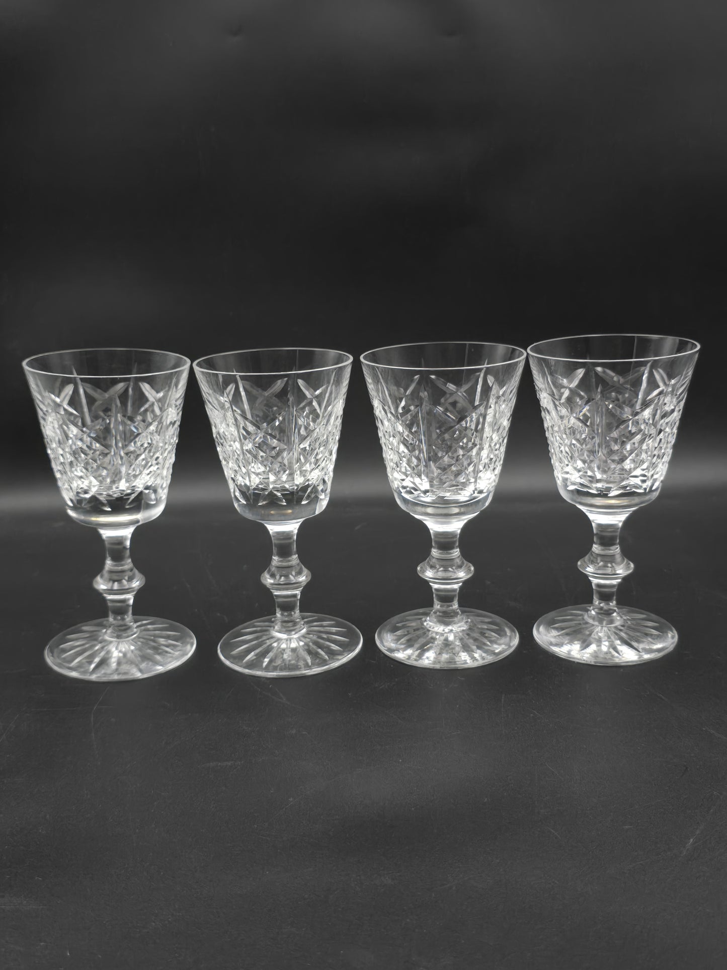 Set of 4 Edinburgh Crystal Highland pattern small Crystal wine glasses 150ml. 13.5cm tall
