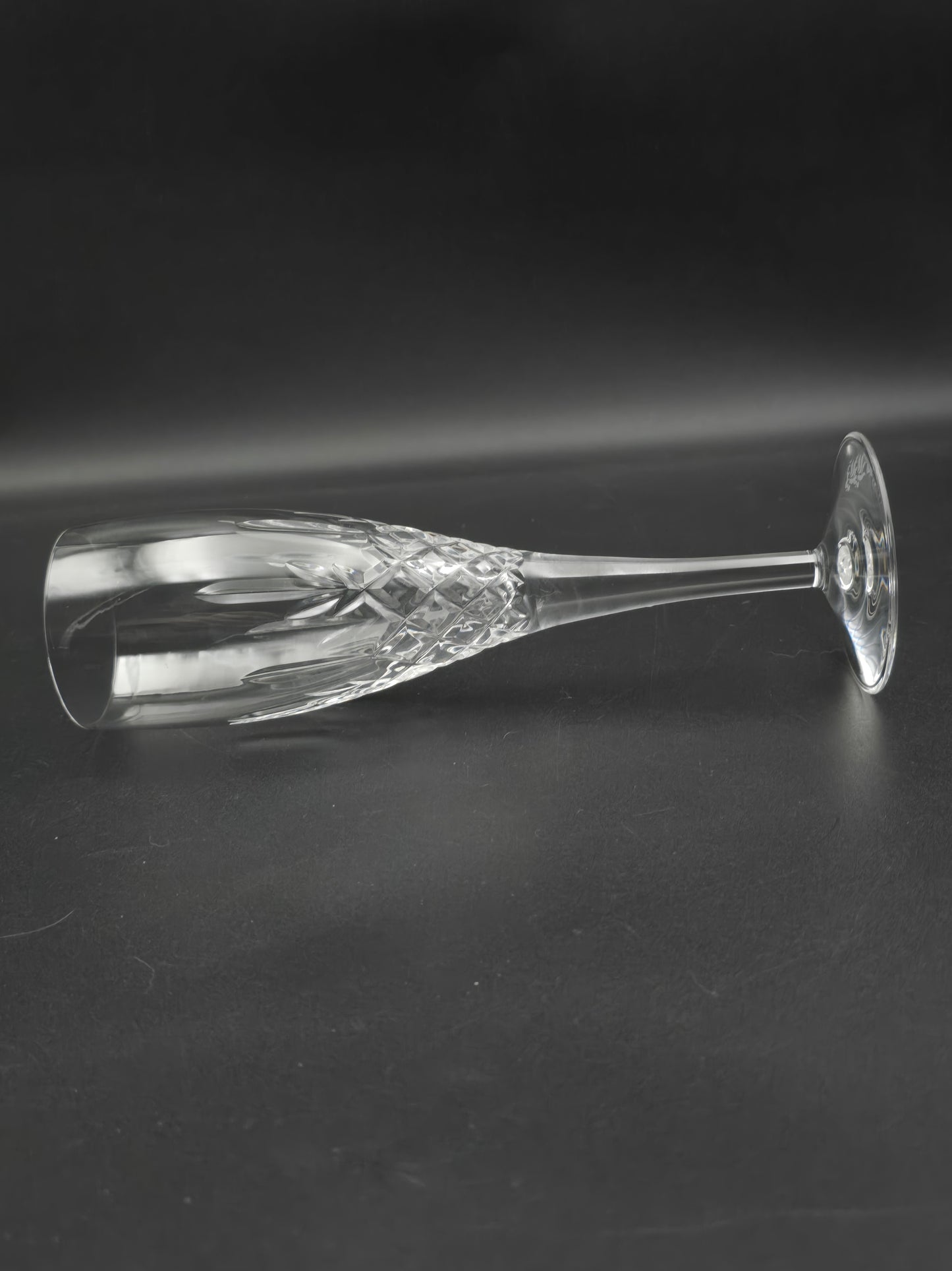 Single Royal Doulton Dorchester Pattern Crystal Champagne Flute 200ml. 22cm tall