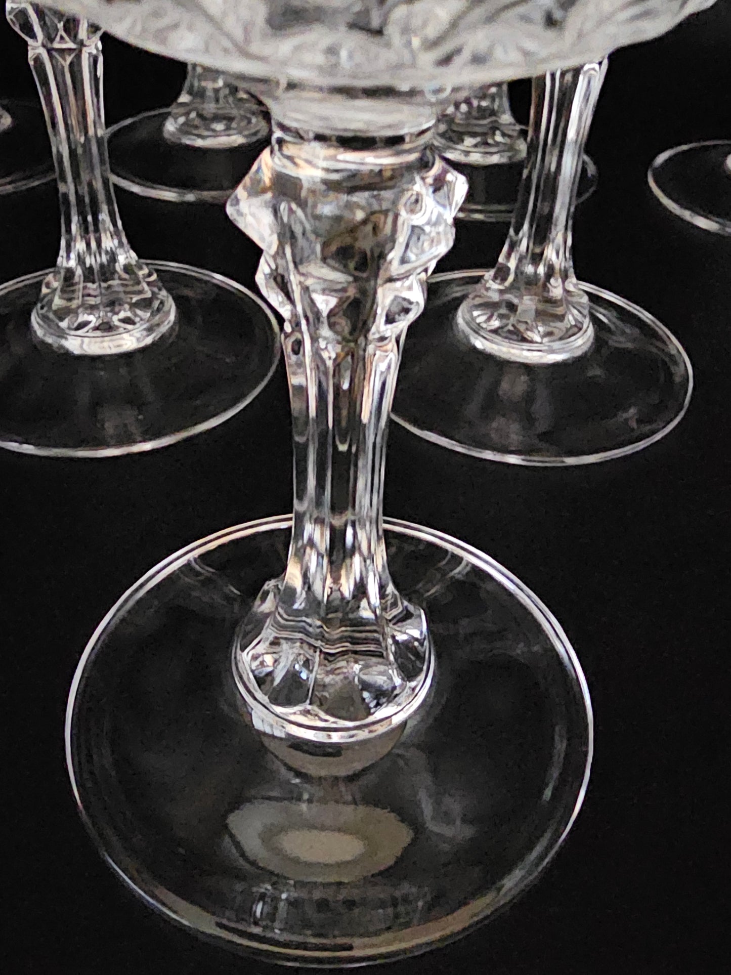 Set of 6.(Plus 1 free!) Tall, Large Crystal Wine Glasses. 18cm tall. 250ml.