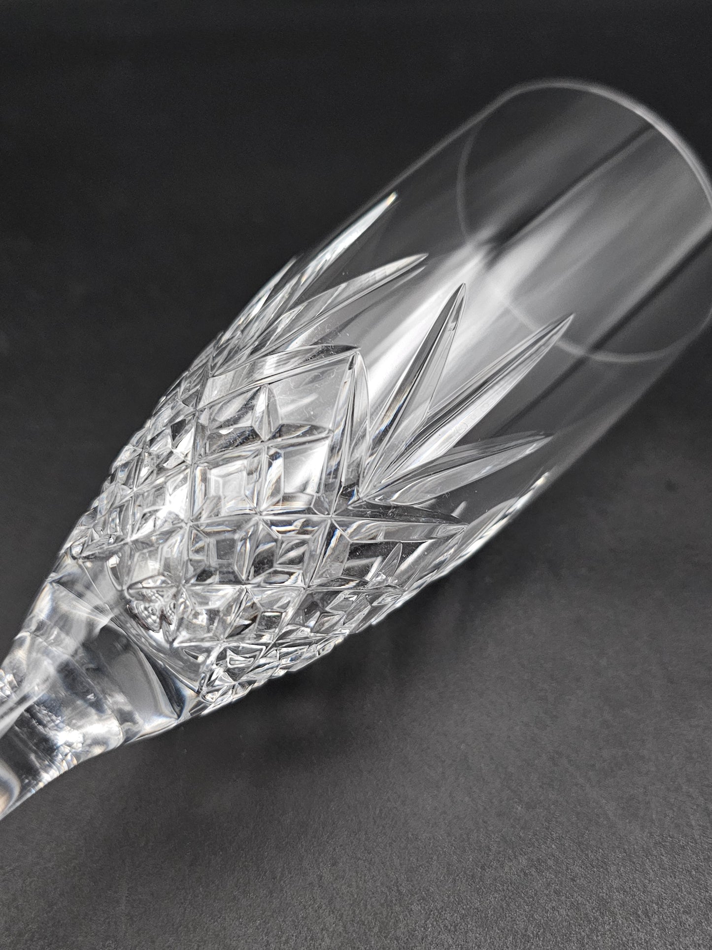 Beautiful set of 6 Classic Crystal Champagne Flutes 175ml 21cm tall