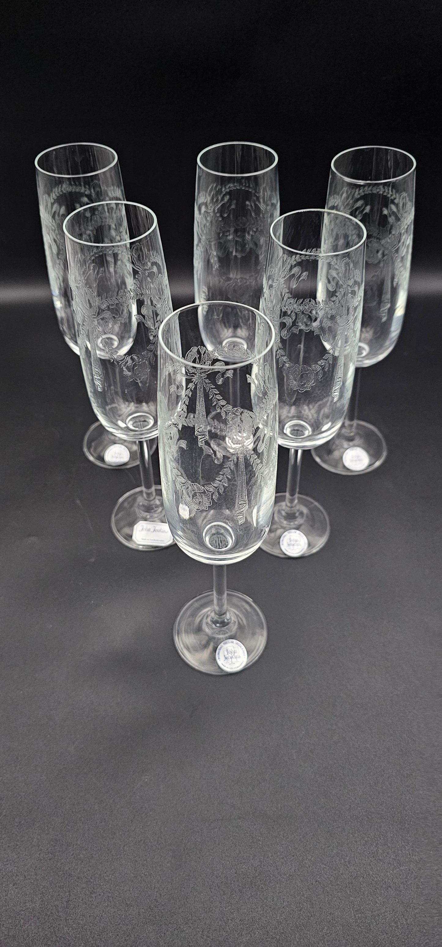 Beautiful Set of 6 Etched Crystal Champagne flutes 200ml