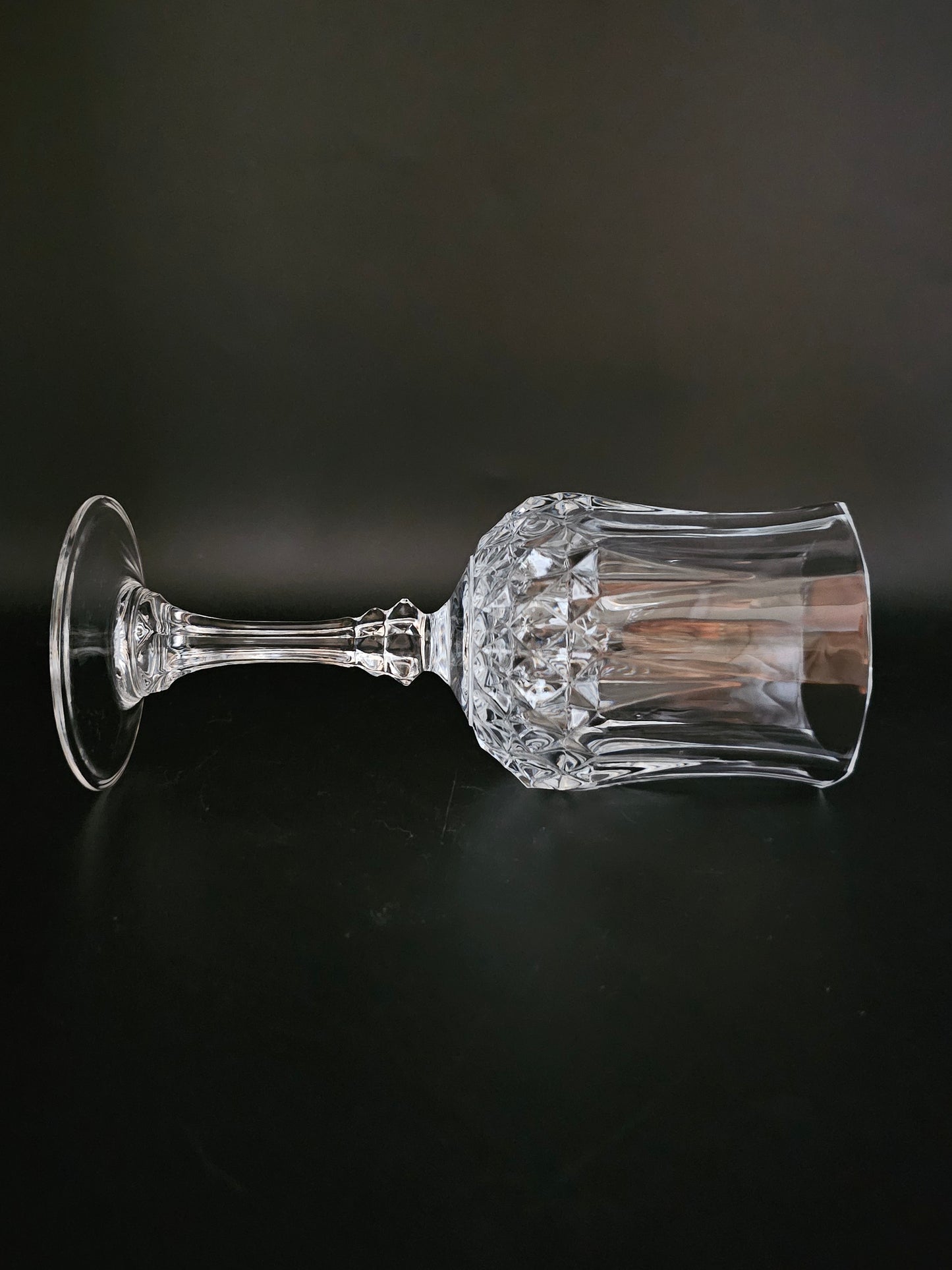 Set of 6.(Plus 1 free!) Tall, Large Crystal Wine Glasses. 18cm tall. 250ml.