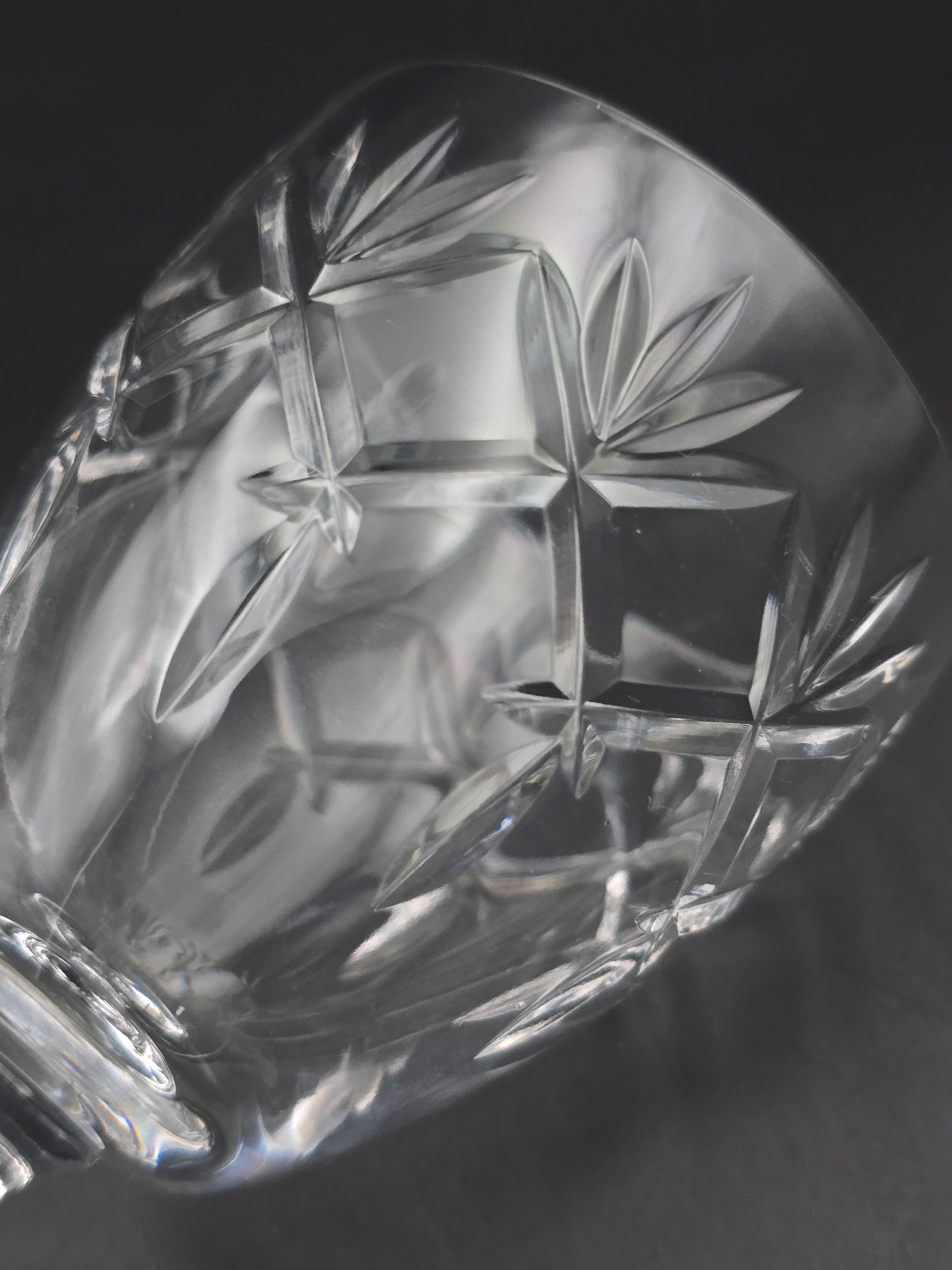 Beautiful vintage set of 6 Crystal wine glasses. 200ml