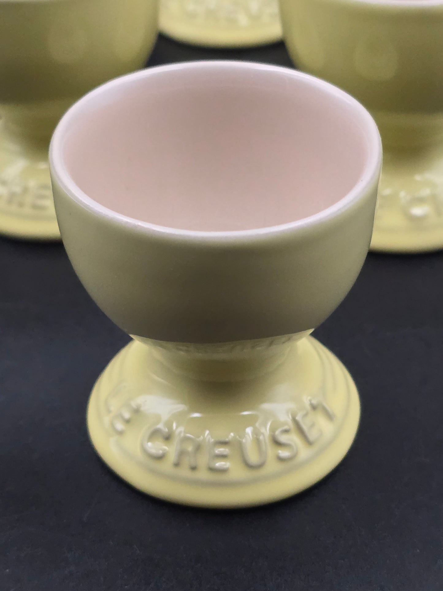 Set of 6 Le Creuset Elysees Yellow Egg Cups – Brand New in Box, Unused.