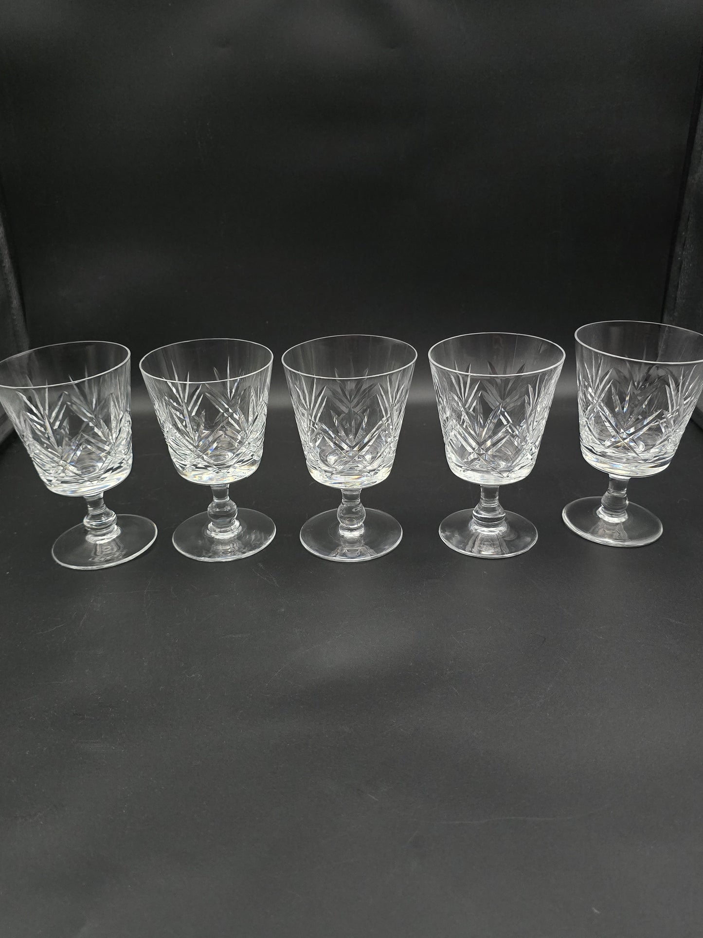 Set of 5 vintage Crystal wine glasses. 200ml.