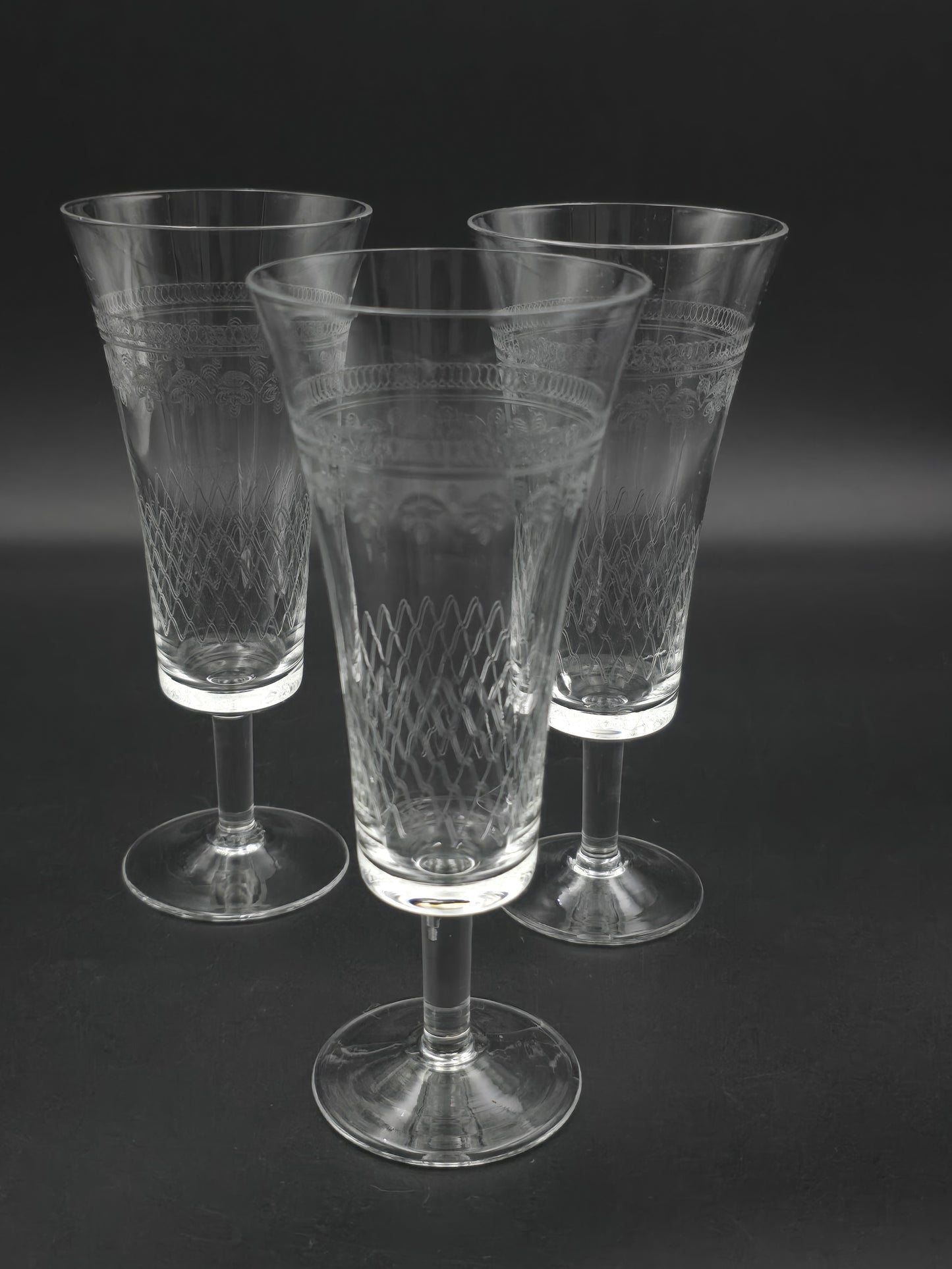 Lady Hamilton Pall Mall Edwardian Crystal Champagne Flutes – Set of 3 | Short Stem | 165ml | c.1910s – Antique Elegance