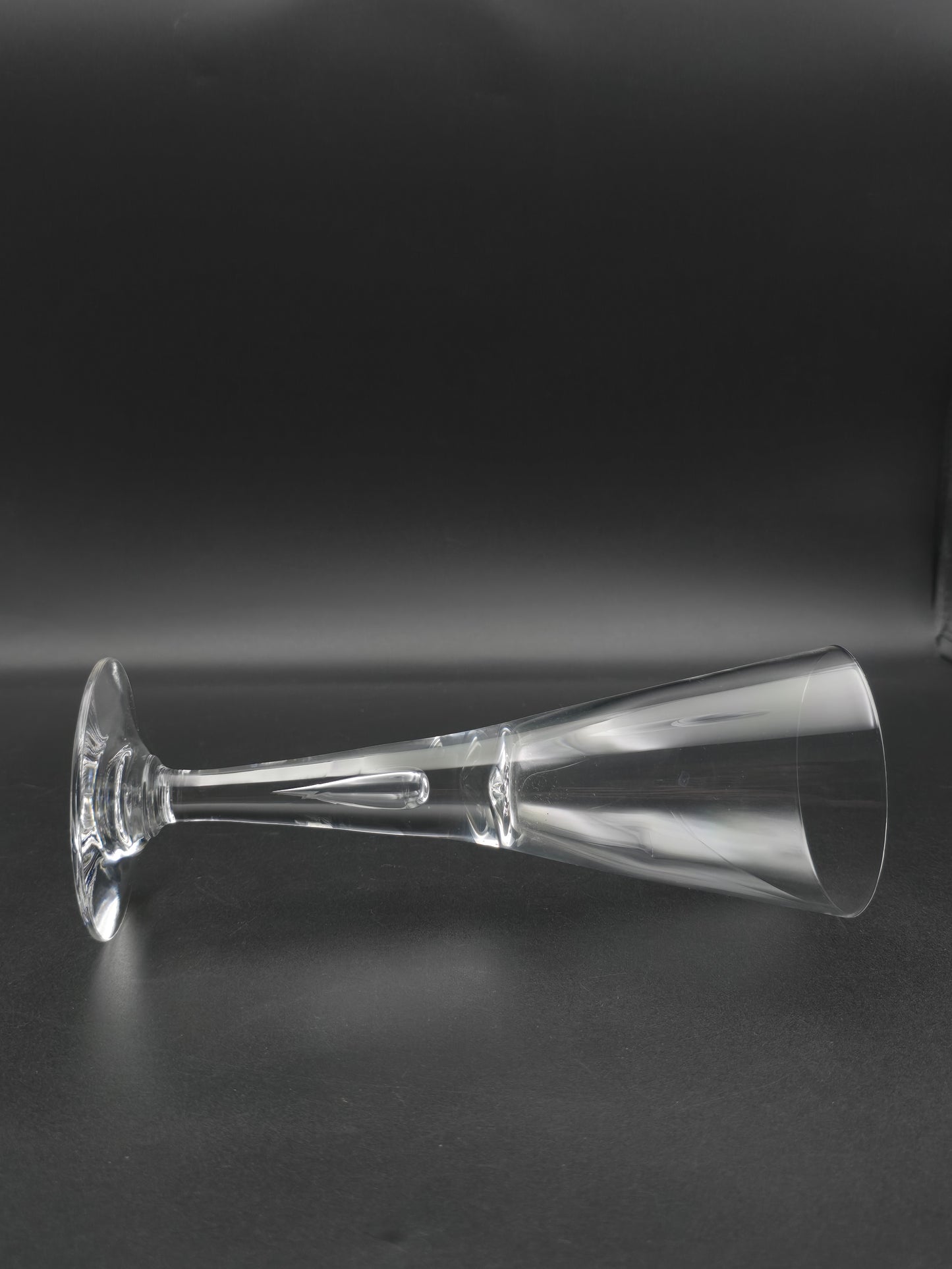 Set of Four Dartington Sharon Pattern Wine Glasses – Frank Thrower Design – 225ml – 19cm Tall – Vintage English Crystal