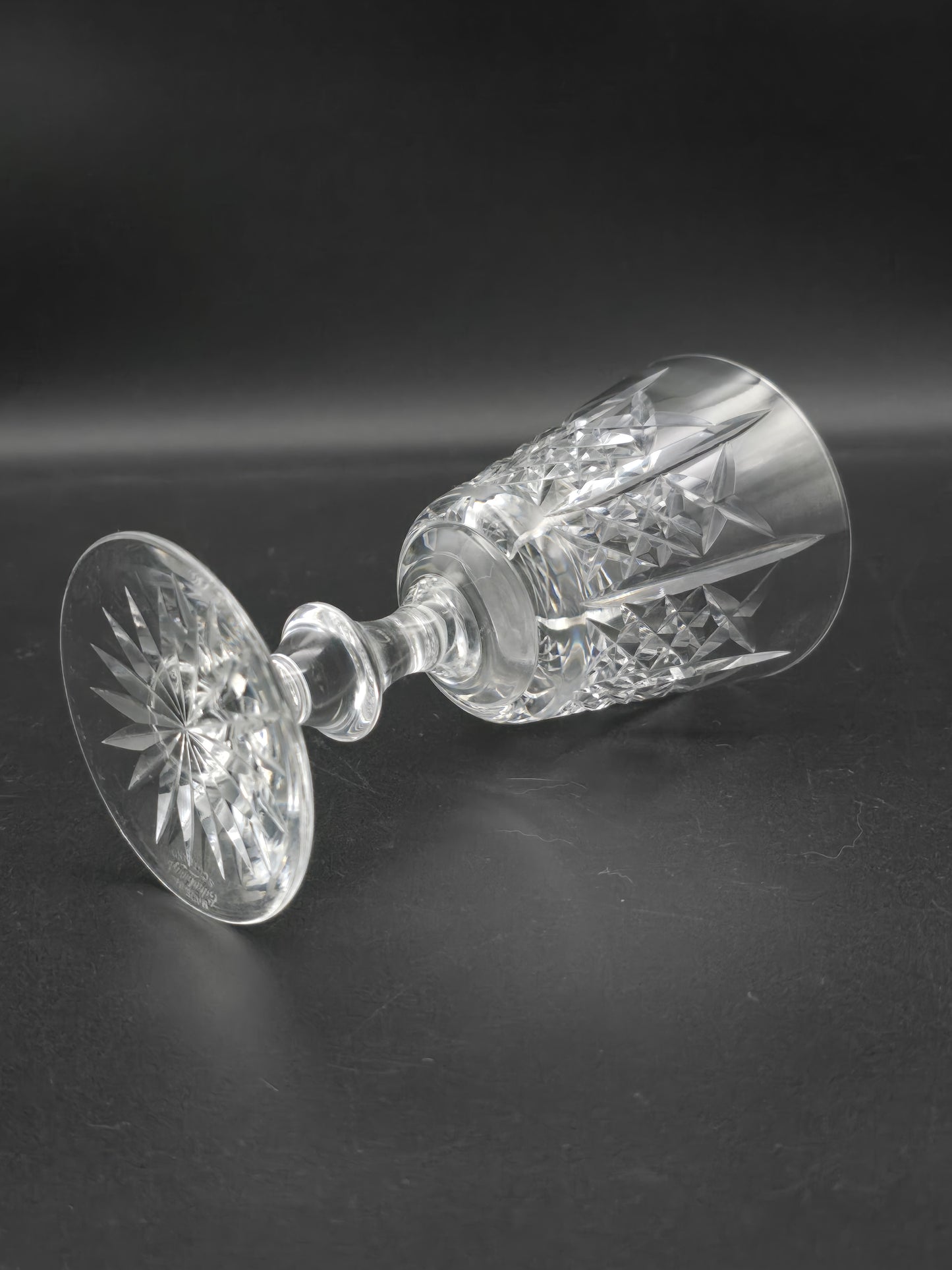 Set of 6 Edinburgh Crystal Highland pattern Crystal wine glasses 175ml. 15cm tall