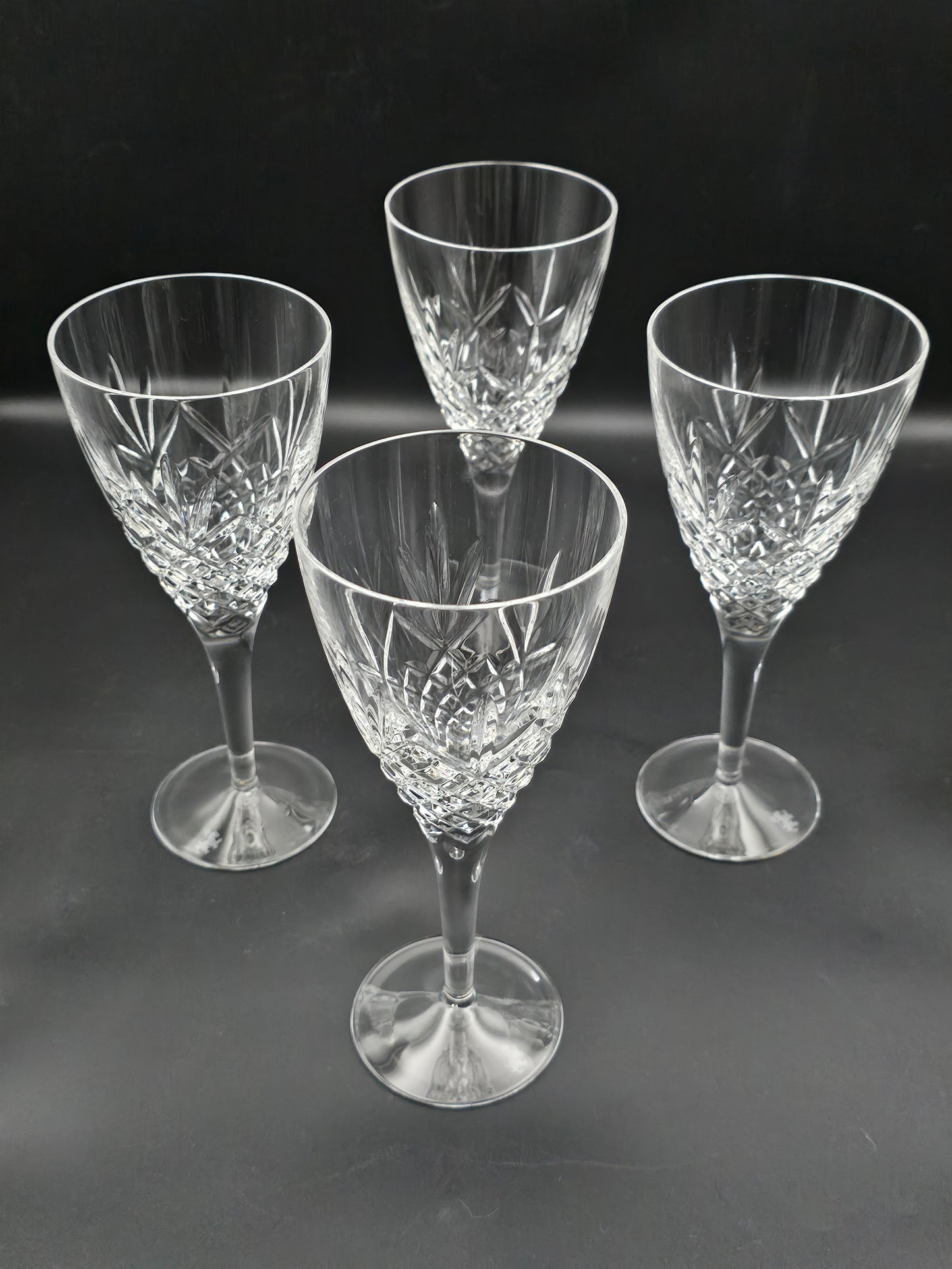 Set of 4 Royal Doulton large Crystal wine glasses 20cm tall 275ml