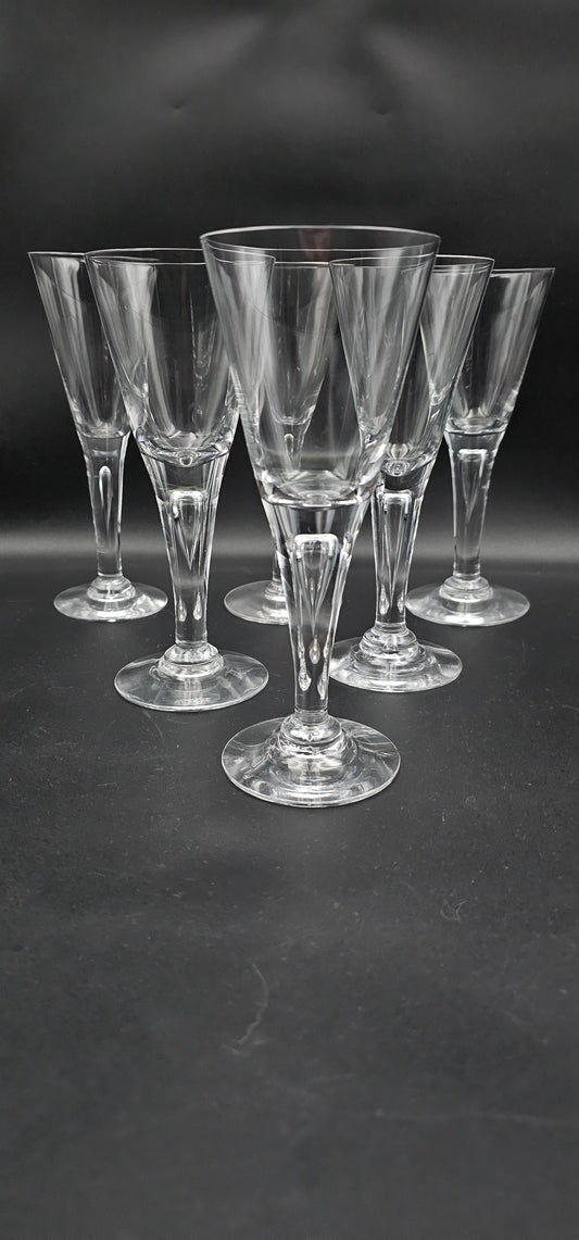 Set of 6 Dartington Sharon wine glasses. 175ml 19cm tall designed by Frank Thrower