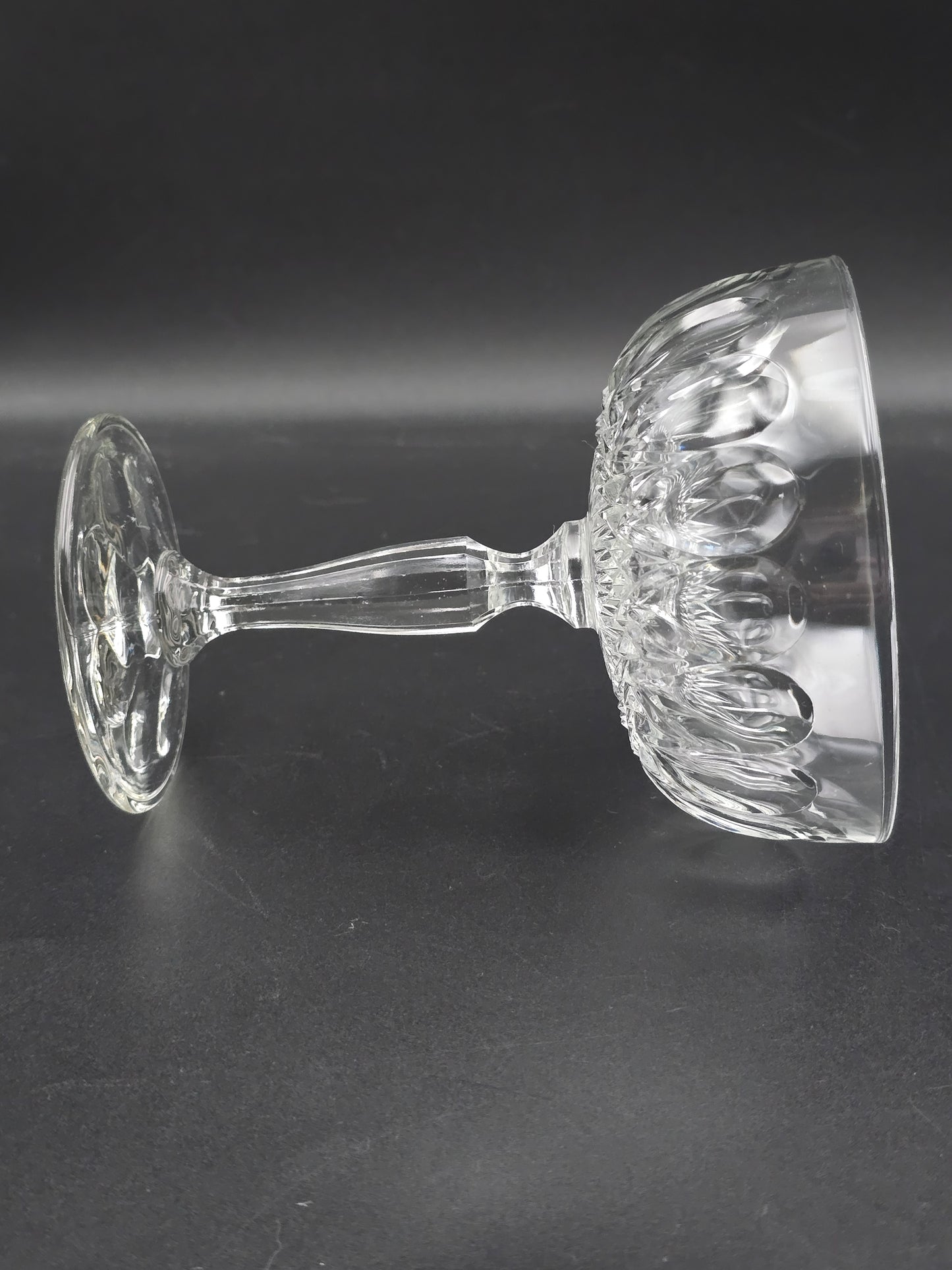 Set of 6 large Beautiful Glass Champagne coupes. 275ml