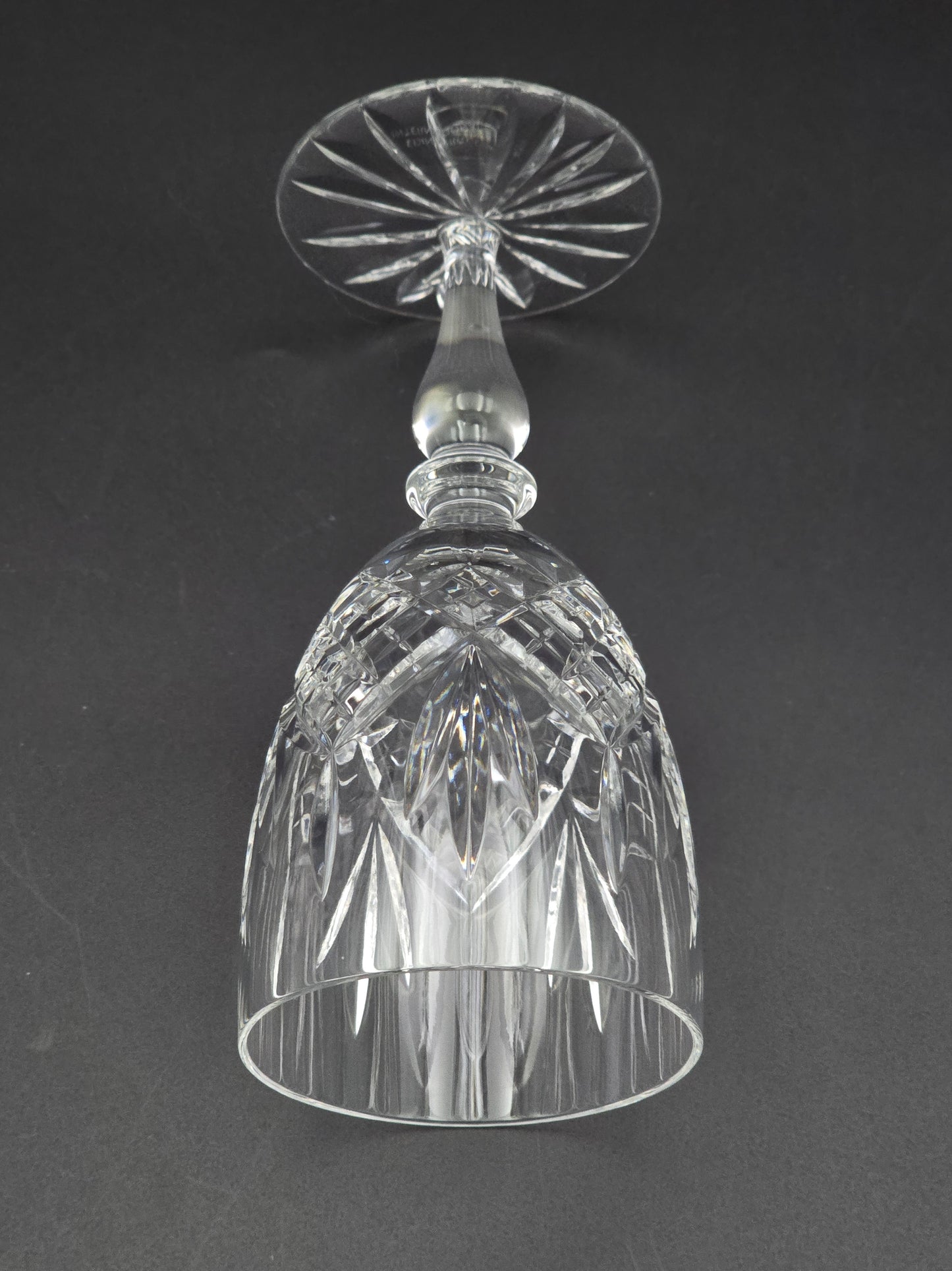Set of 6 Edinburgh Crystal Balmoral Pattern Crystal wine glasses. 200ml. 15.5cm tall.