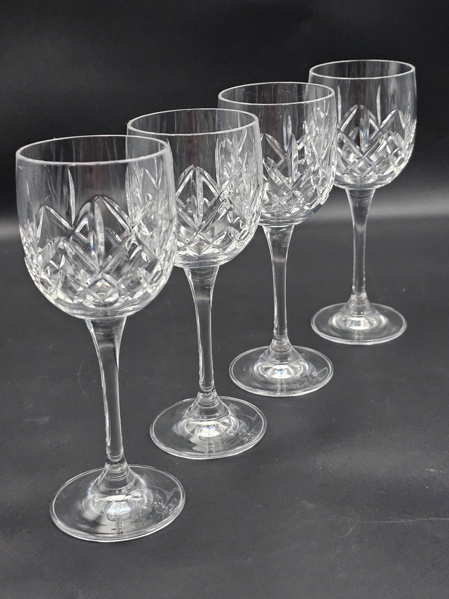 Set of 4 Long Stemmed Wine Glasses 200ml