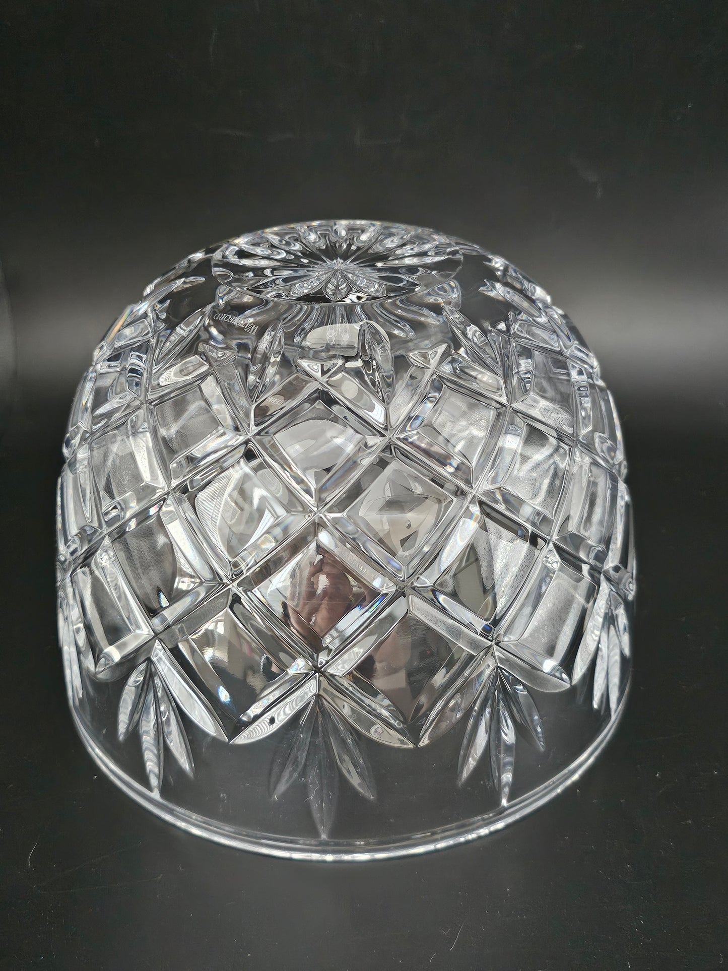 Large Waterford Irish Crystal Bowl. 21cm. 8.5"