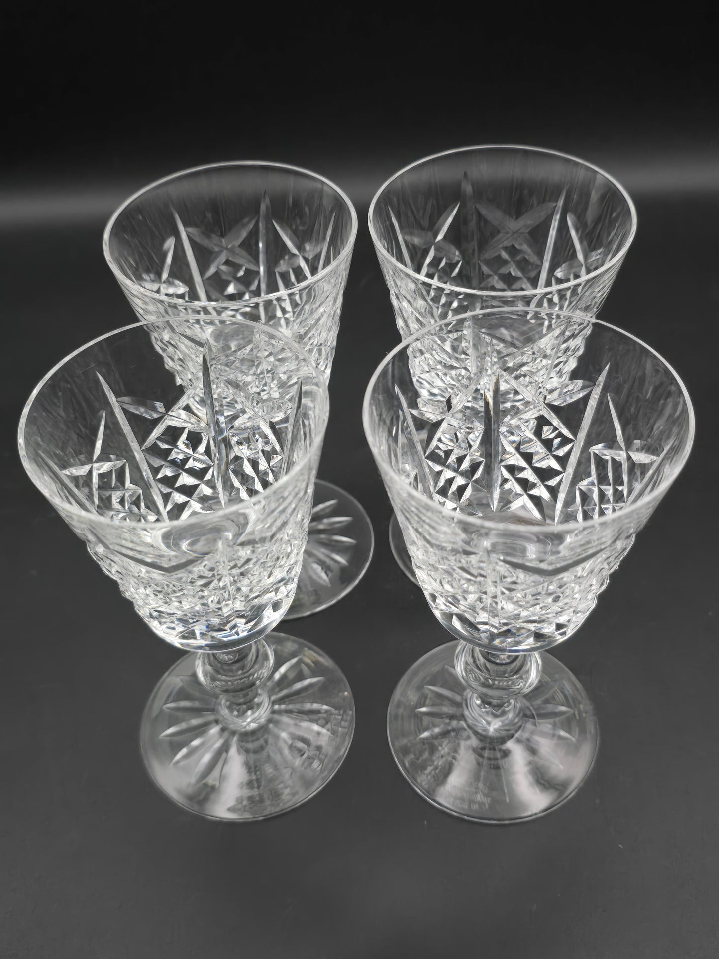 Set of 4 Edinburgh Crystal Highland pattern small Crystal wine glasses 150ml. 13.5cm tall
