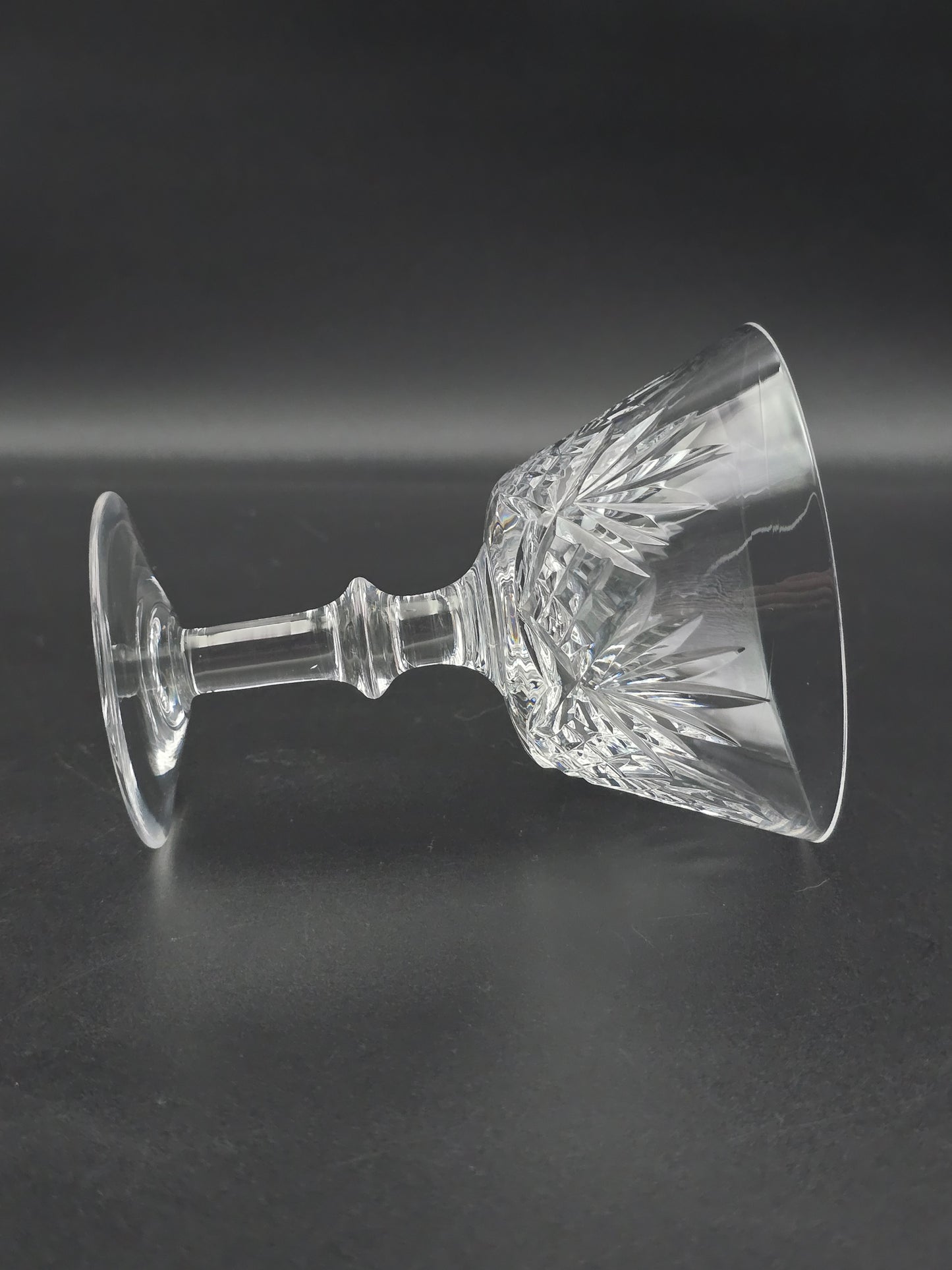 Set of 5 large Crystal champagne coupes. 200ml. 12cm tall