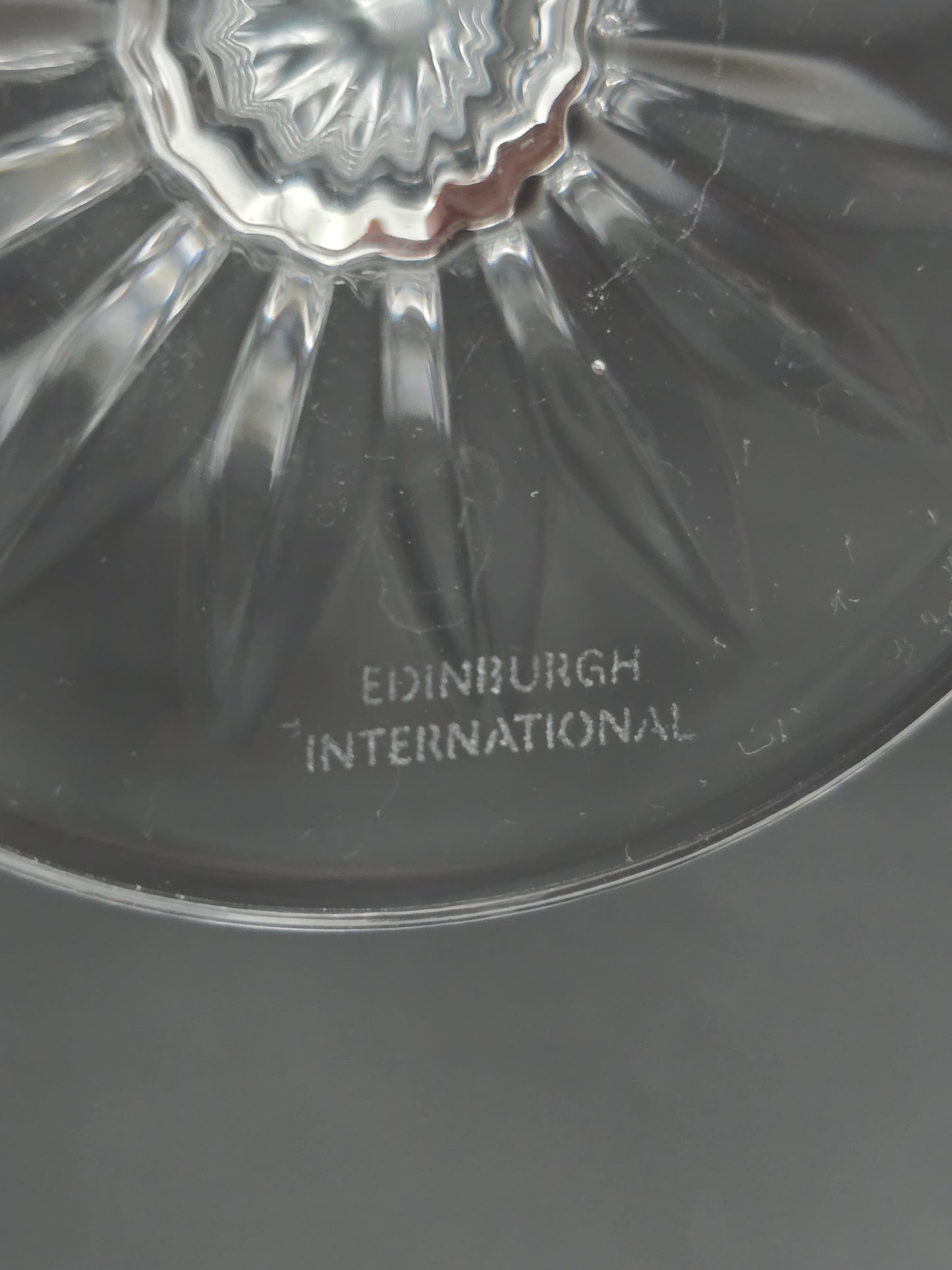 Set of 6 Edinburgh Crystal International “Romeo” Pattern Wine Glasses – 200 ml Lead Crystal, Star‑Base, Slender Stem, Maker’s Mark