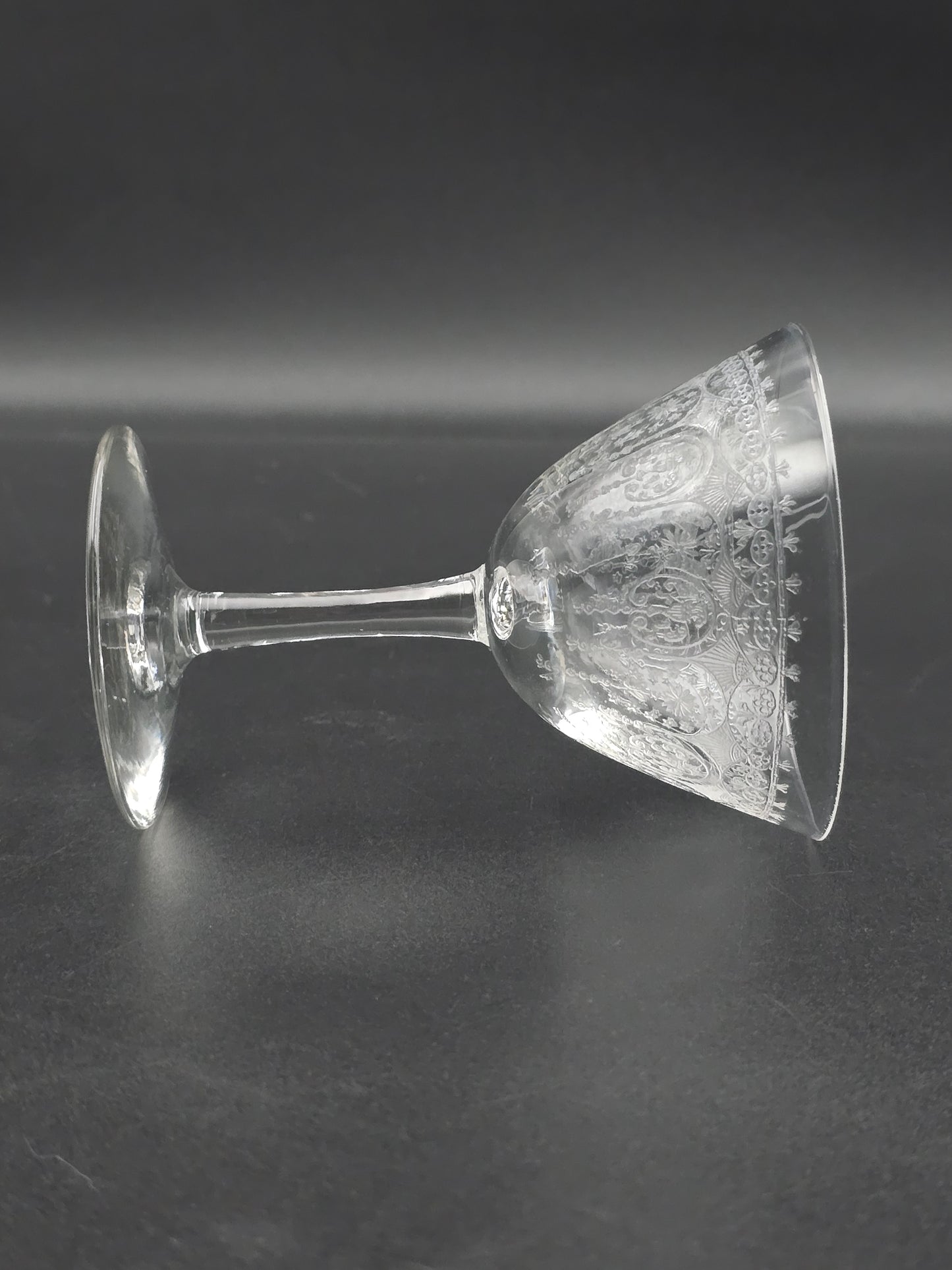 Set of 6 Beautifully etched crystal champagne coupes. 125ml. 11cm tall