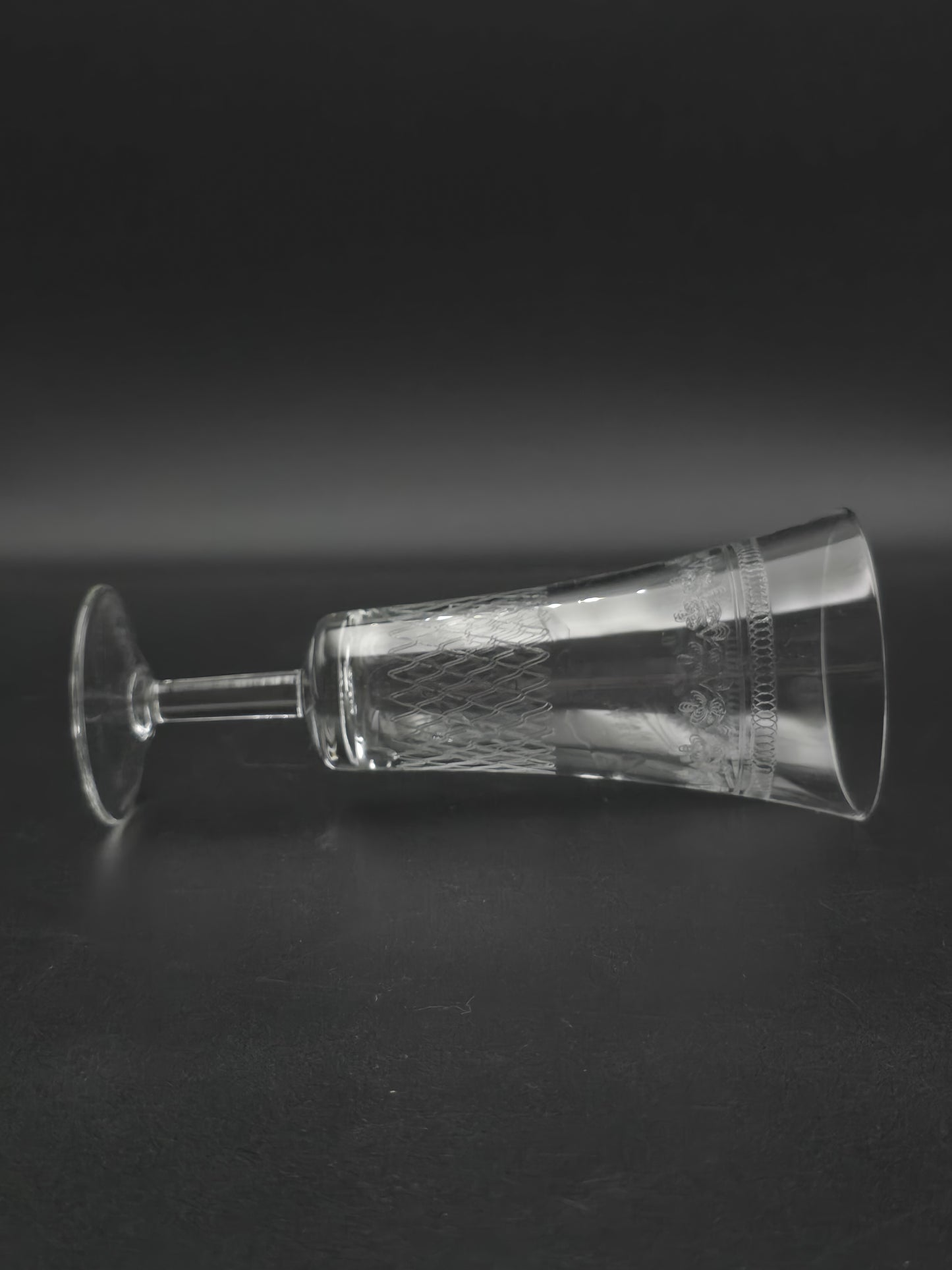 Lady Hamilton Pall Mall Edwardian Crystal Champagne Flutes – Set of 3 | Short Stem | 165ml | c.1910s – Antique Elegance