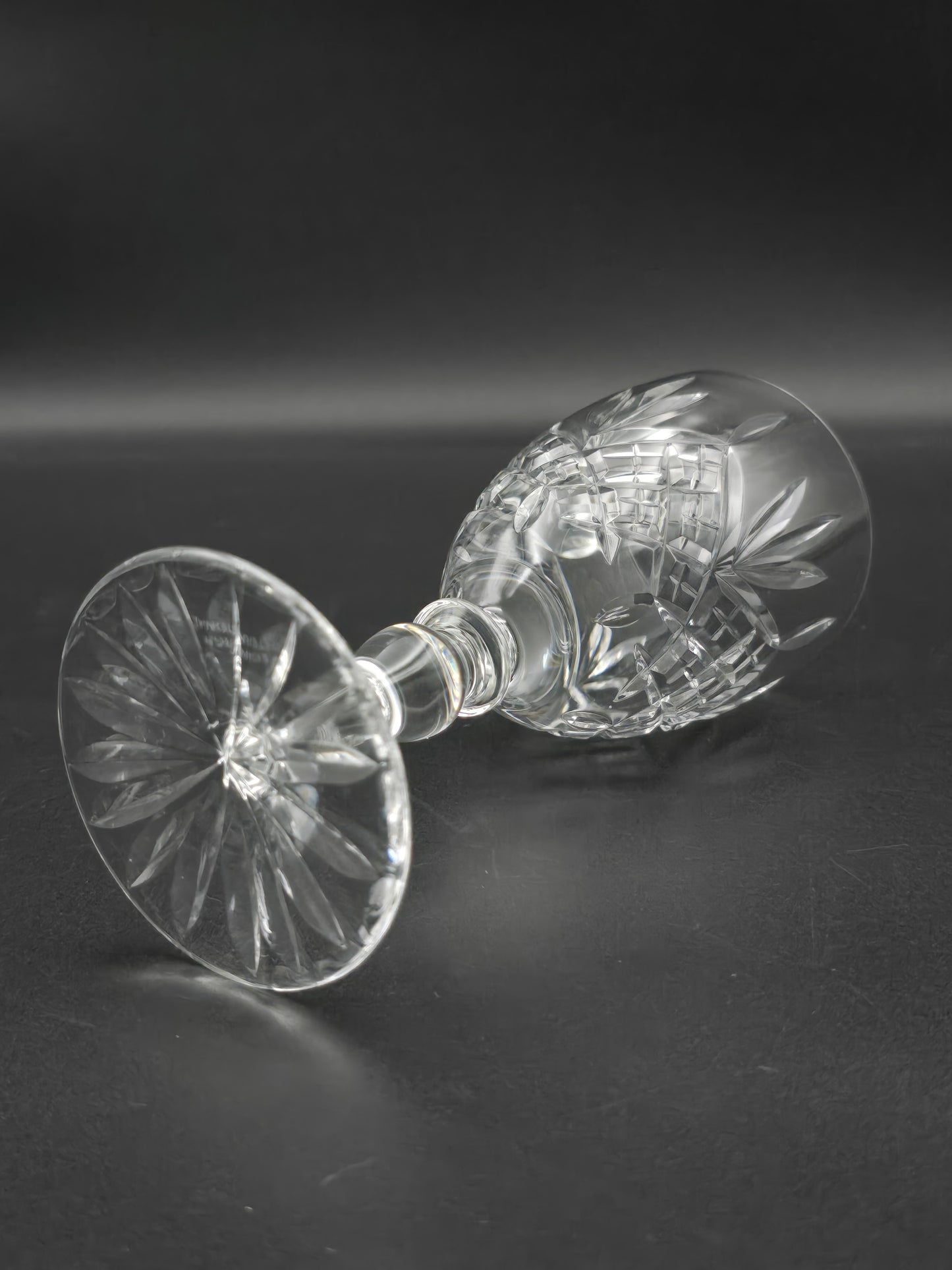 Set of 6 Edinburgh Crystal Balmoral Pattern Crystal wine glasses. 200ml. 15.5cm tall.