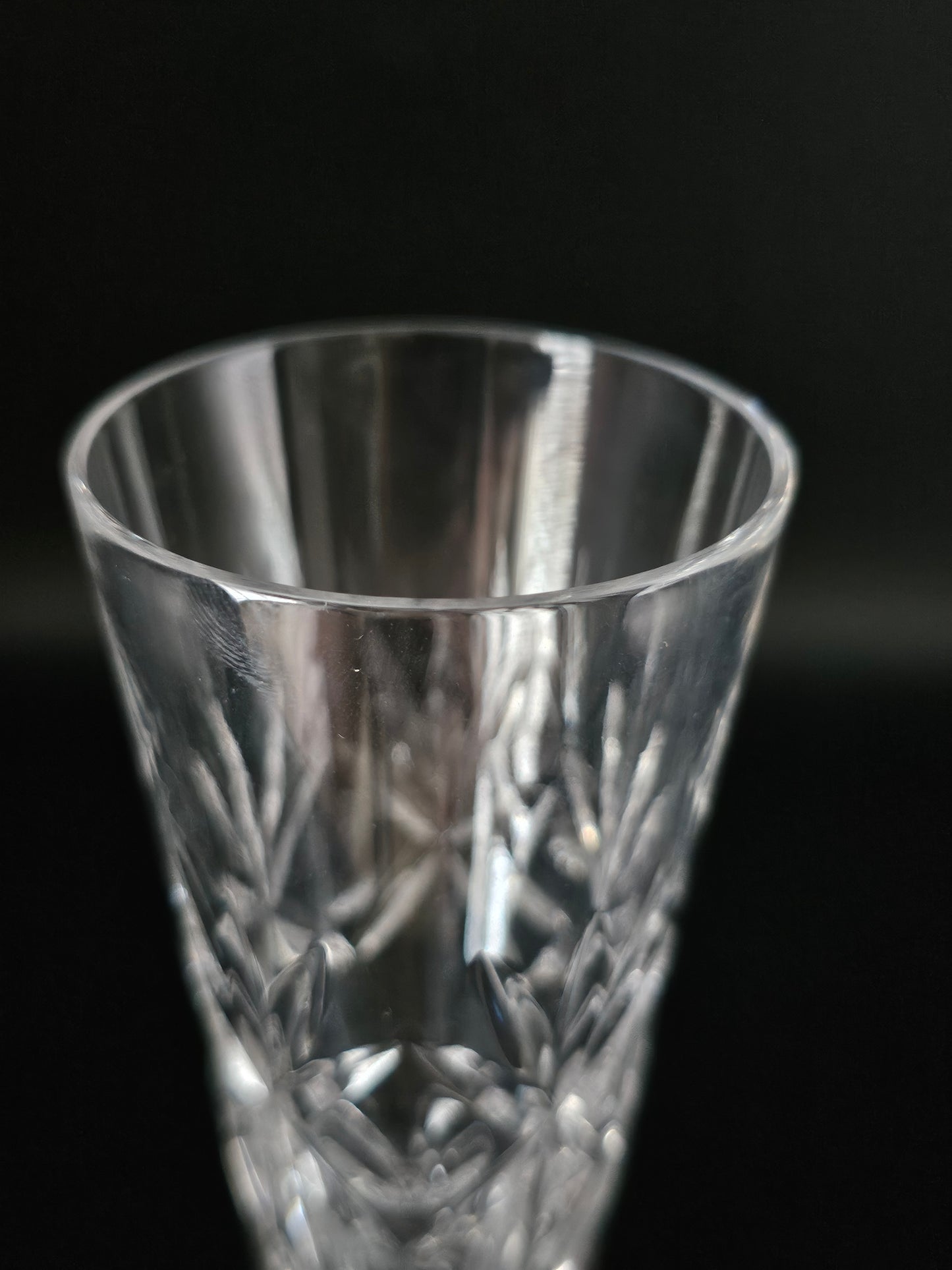 Set of 4 short stemmed Crystal Champagne Flutes. 17.5cm tall
