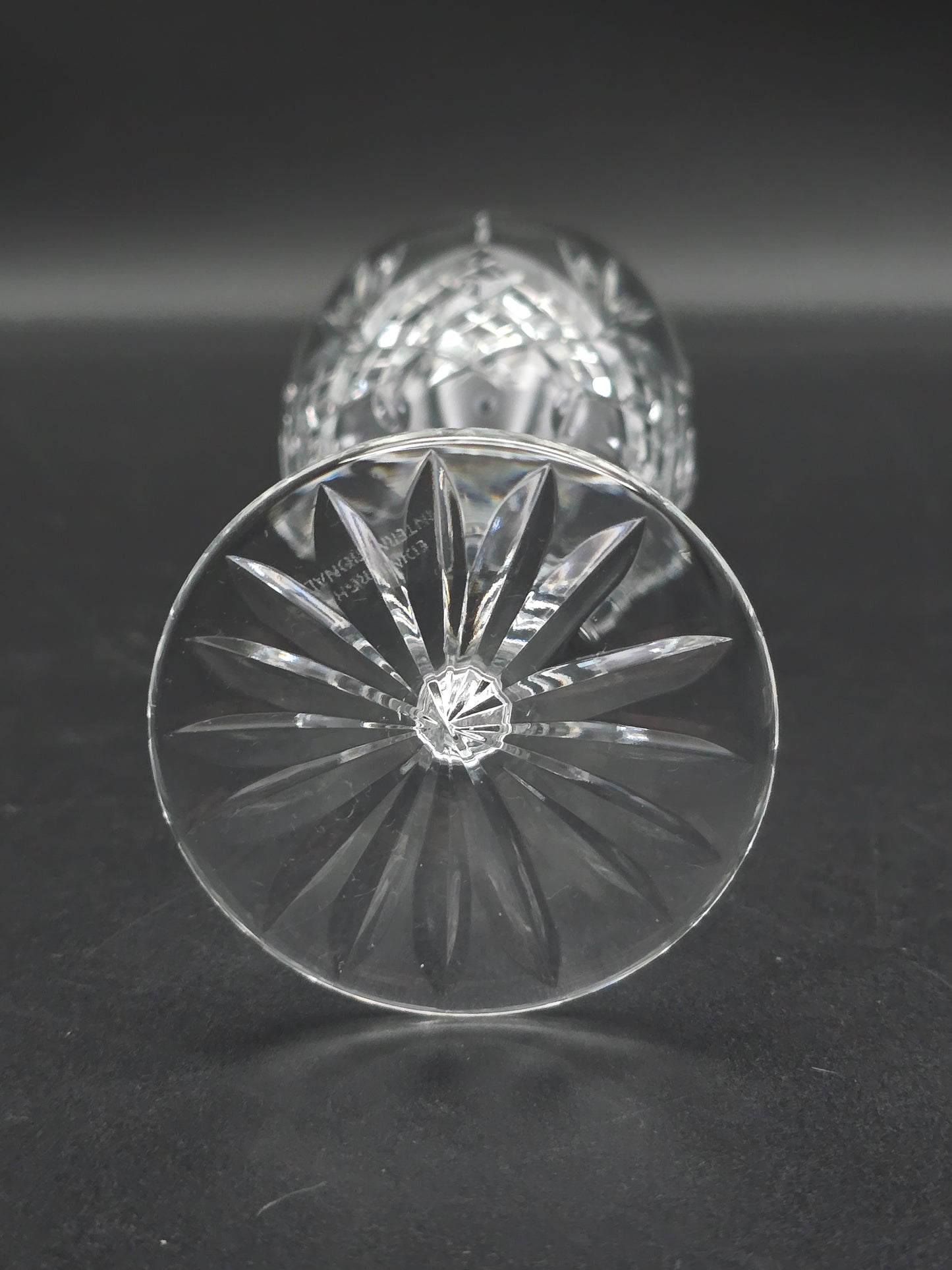 Set of 6 Edinburgh Crystal Balmoral Pattern Crystal wine glasses. 200ml. 15.5cm tall.