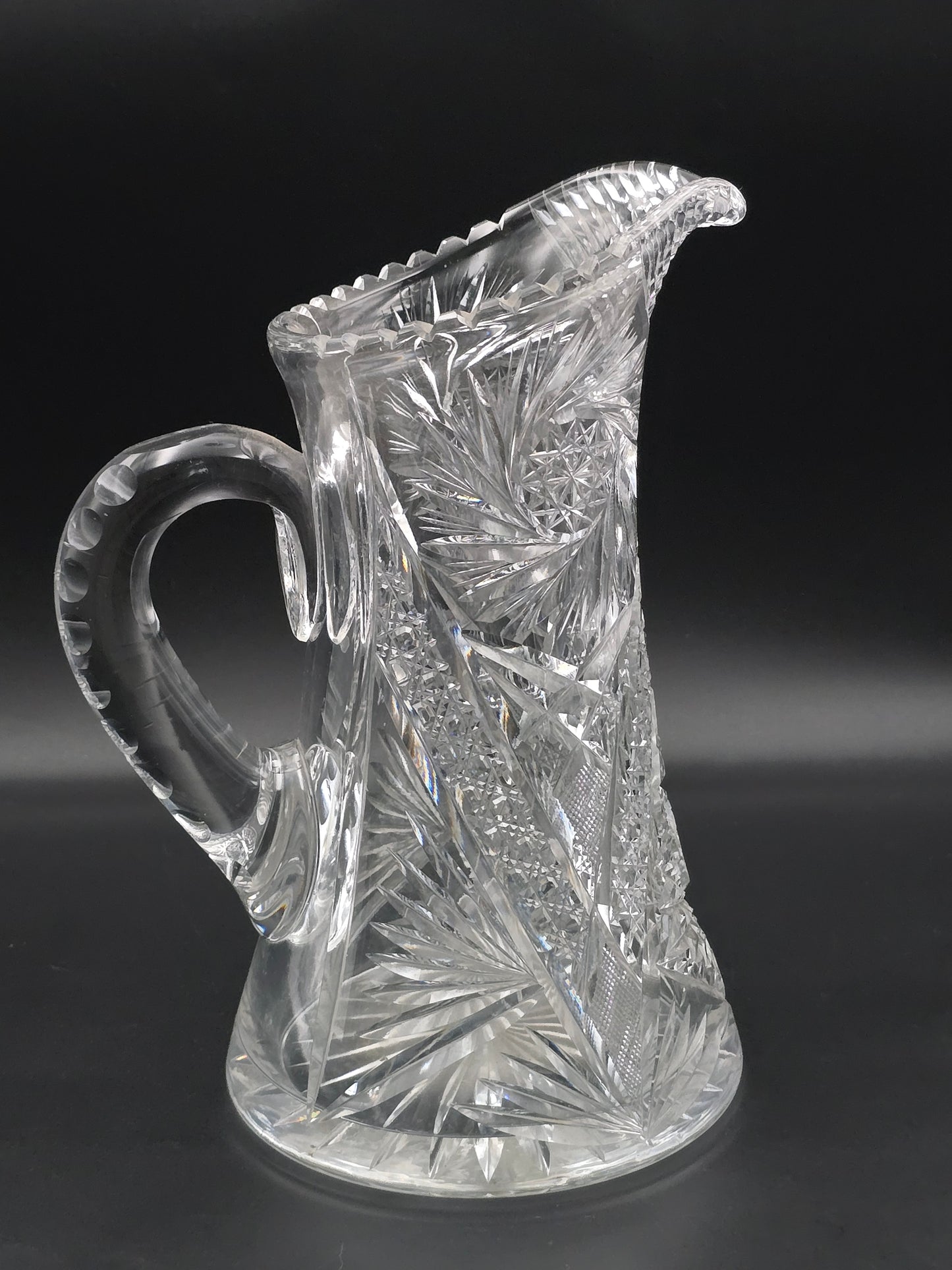 Antique Heavy Cut Crystal Jug – Pinwheel Pattern, Thick Handle & Star-Cut Base, 3.4kg, 1.7L – Ideal for Pimms / Water or Lemonade.