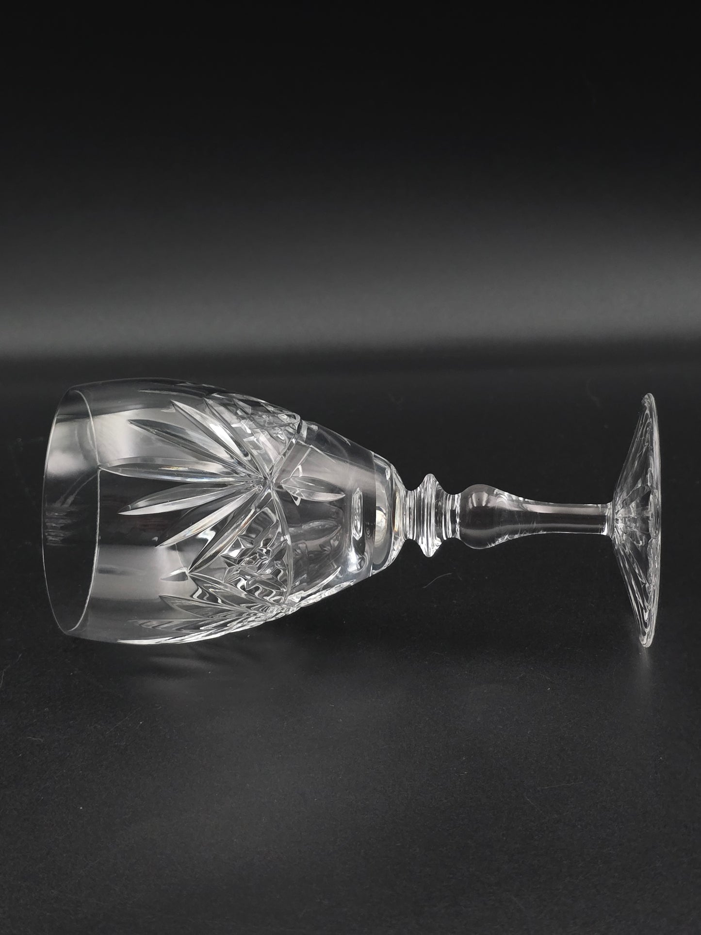 Single Edinburgh Crystal Sterling Pattern Wine Glass 200ml – Knopped Stem, Star Base.