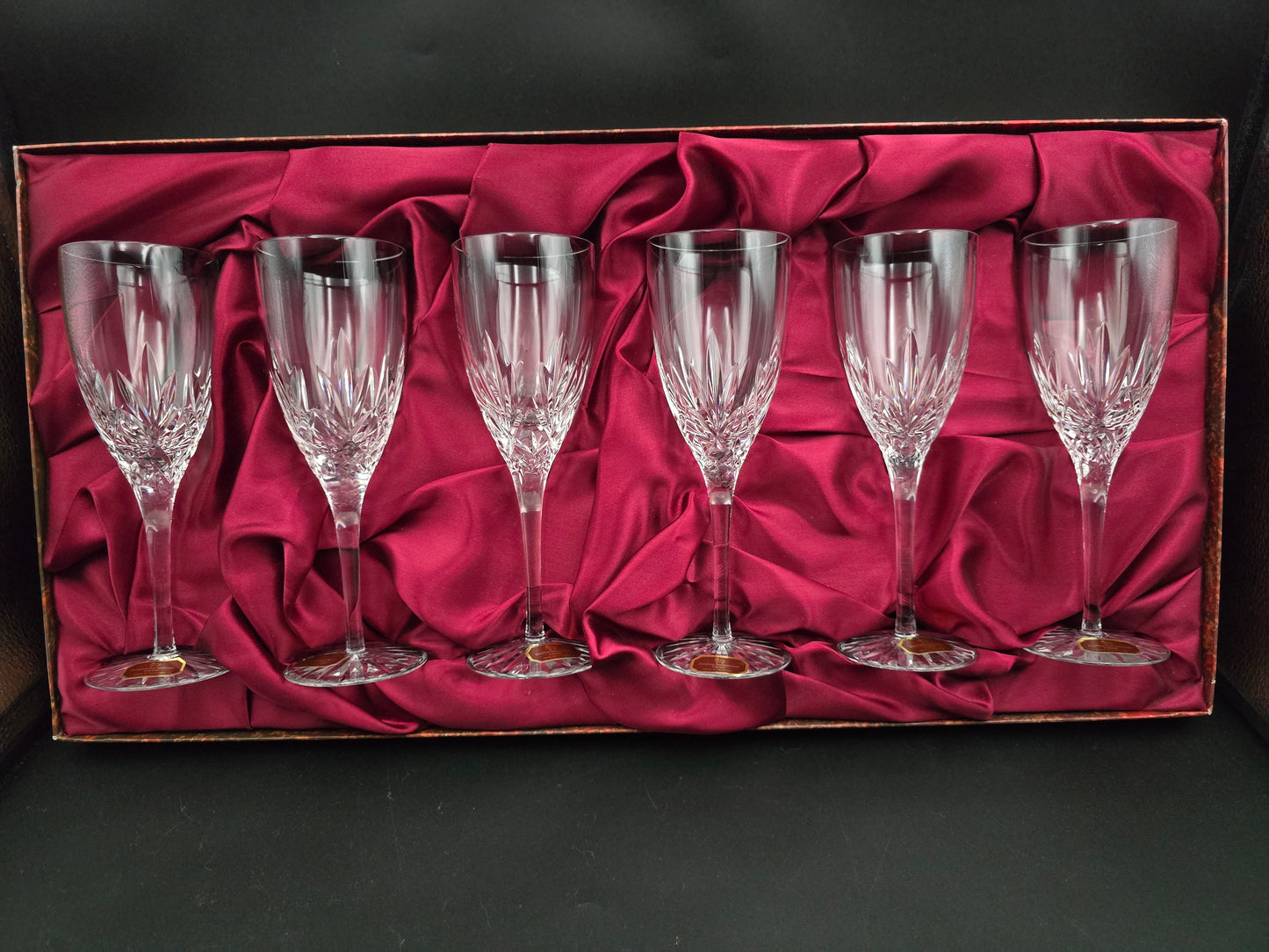 Set of 6 Royal Doulton International Crystal Champagne Flutes. Boxed 150ml.  18.5cm tall.