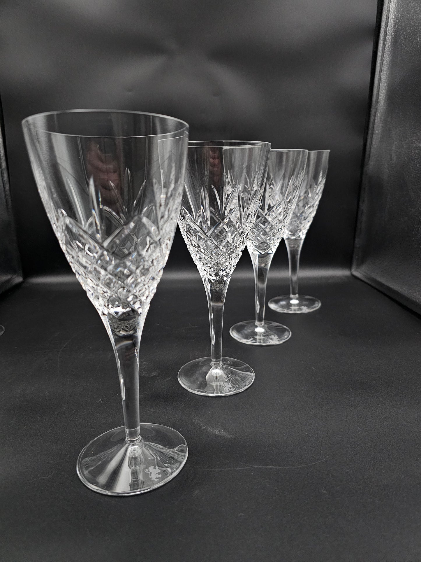 Set of 4 Royal Doulton large Crystal wine glasses 20cm tall 275ml
