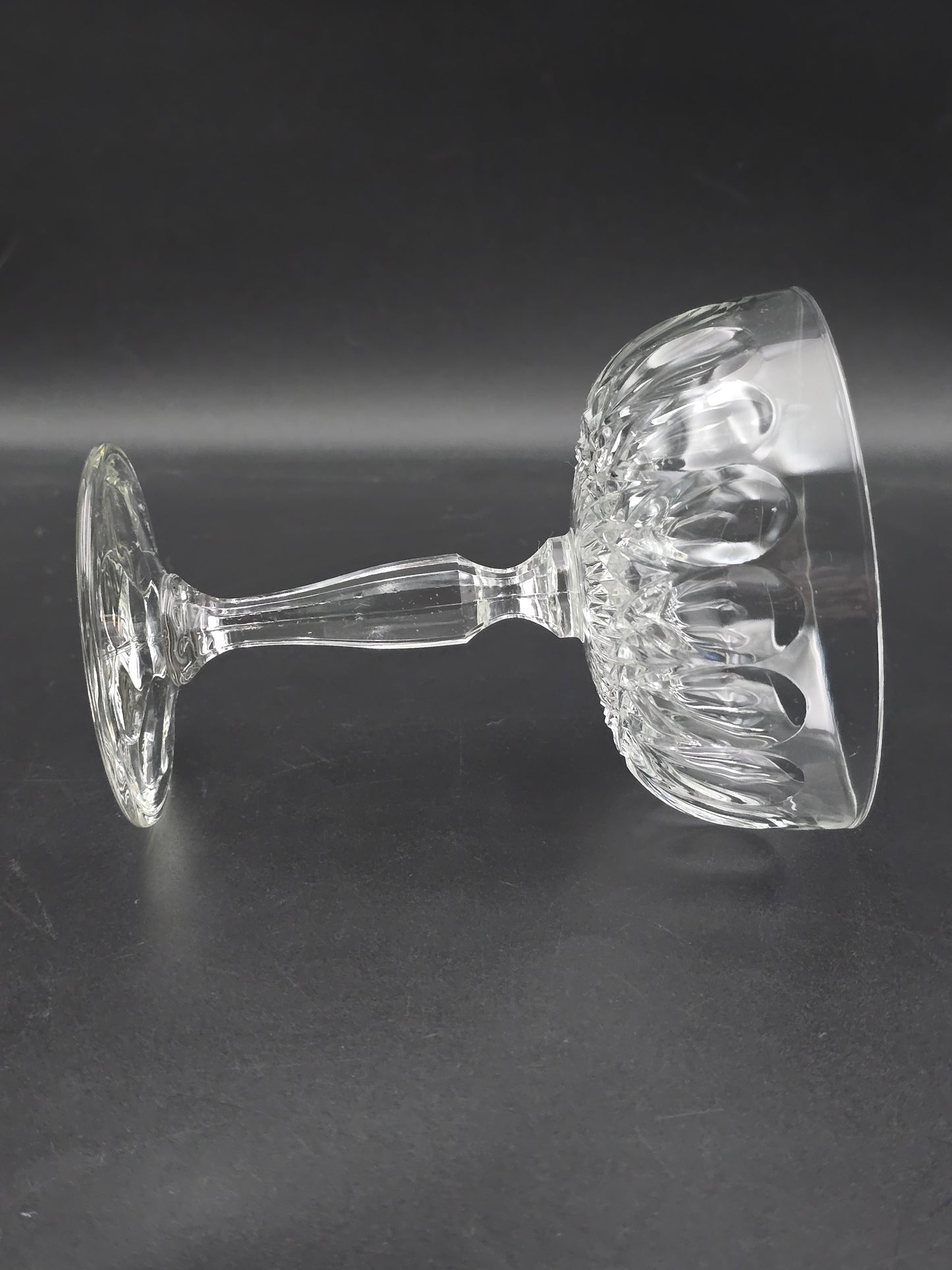 Set of 6 large Beautiful Glass Champagne coupes. 275ml