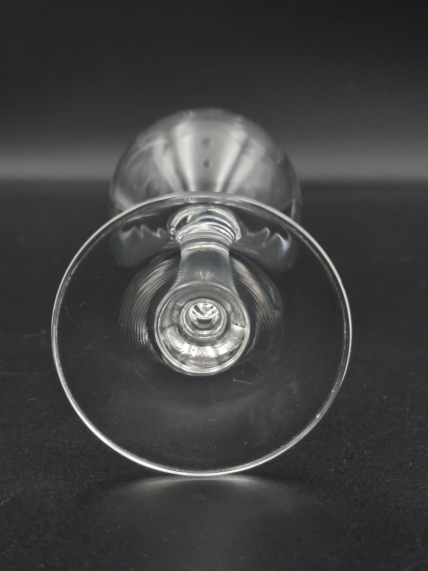 Set of 4 Vintage etched Durand Dampierre Crystal Wine Glasses. 200ml. 18.5cm tall