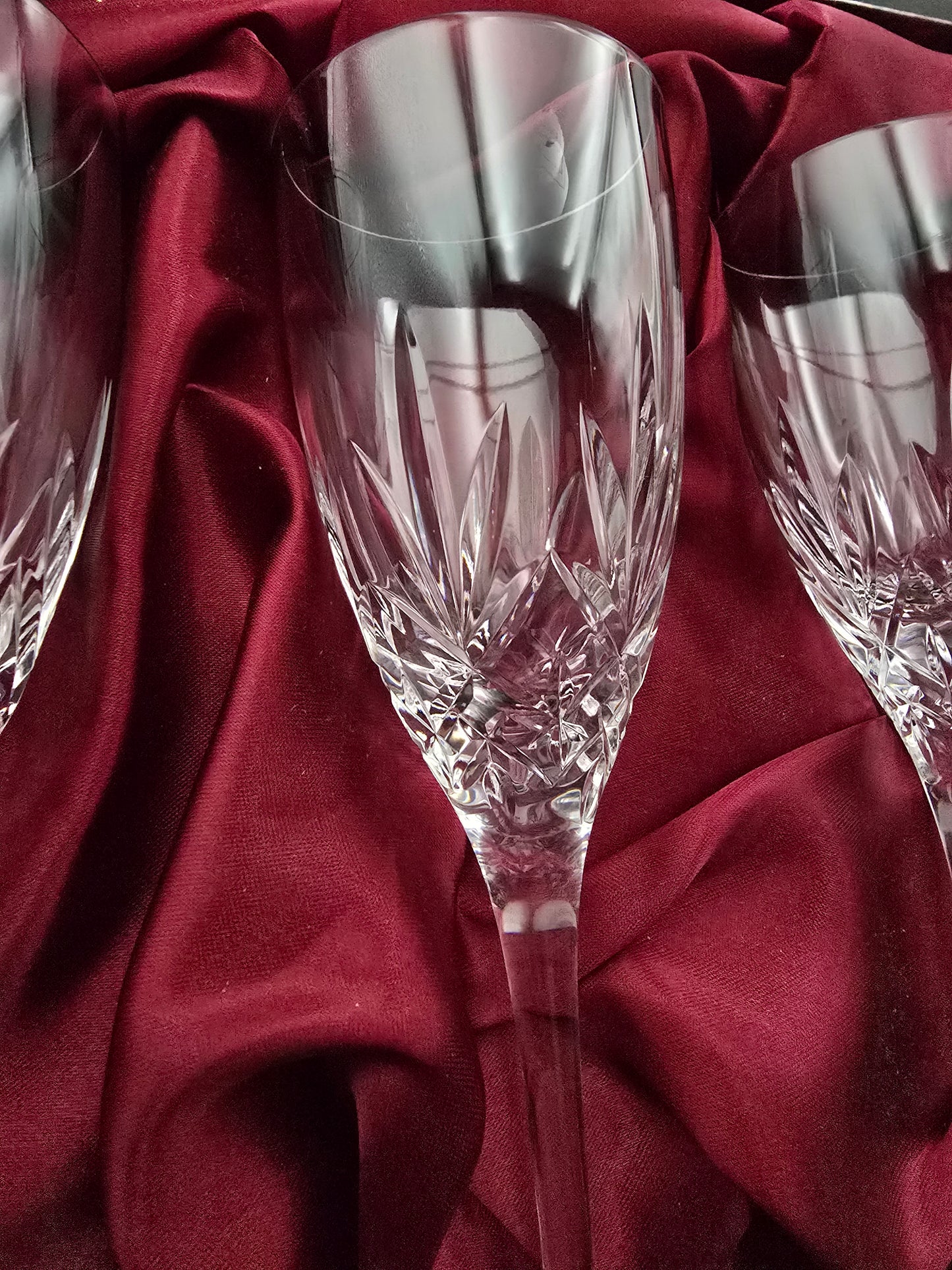 Set of 6 Royal Doulton International Crystal Champagne Flutes. Boxed 150ml.  18.5cm tall.