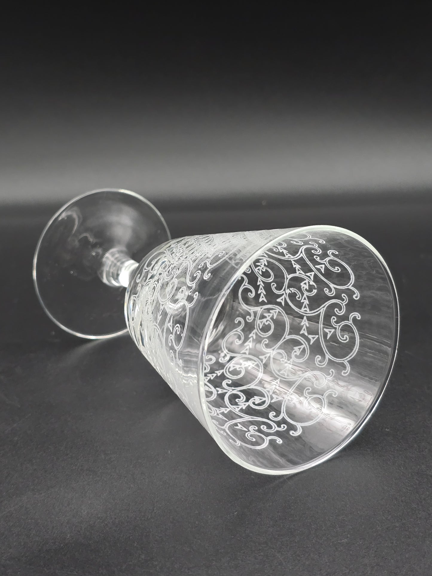 Set of 6 Vintage Etched Glass Wine Goblets – 250ml, Swirl Design, 14cm Tall