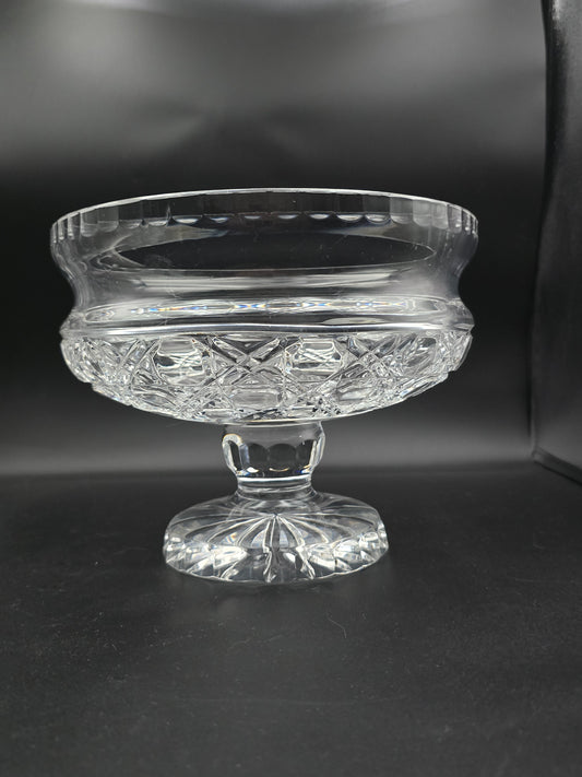 Large Heavyweight Pedestal Crystal Bowl – 3.9kg Footed Centrepiece – Cut Glass Display Bowl 24.5cm Wide x 19.5cm Tall – Vintage Wedding Gift or Home Decor