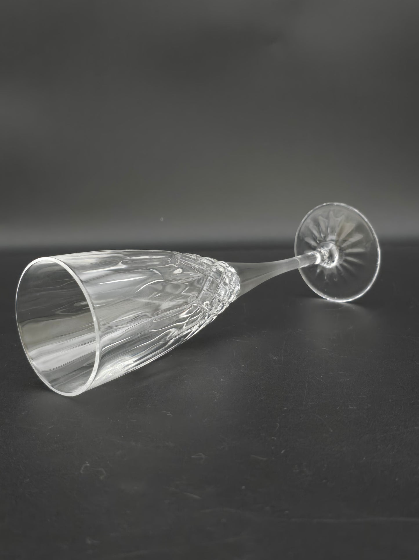 Set of 4 Royal Doulton Earlswood Pattern Crystal Champagne Flutes.  150ml. 21cm tall.