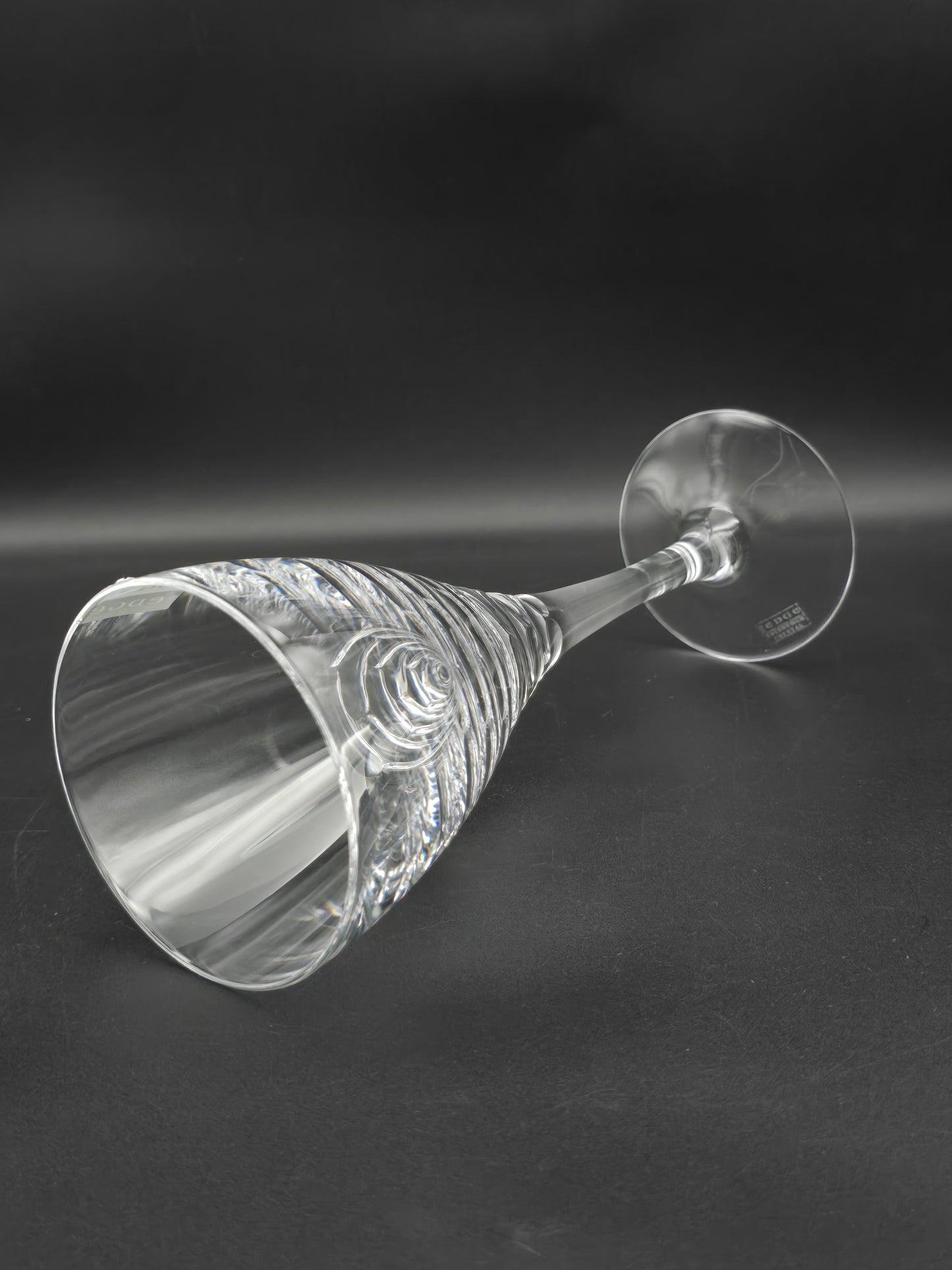 Pair of Large Edinburgh Crystal The Edge Collection Cirrus pattern wine glasses 350ml 24.5cm tall.