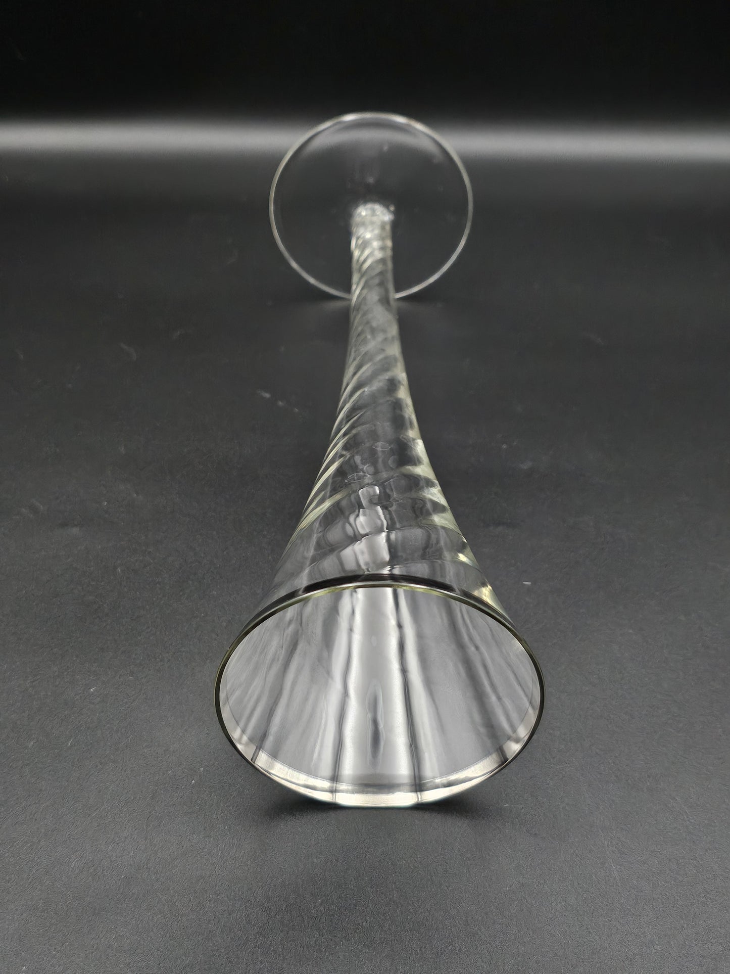 5 Hollow stemmed Tall Crystal Champagne flutes with silver coloured rims. 25cm tall. 200ml