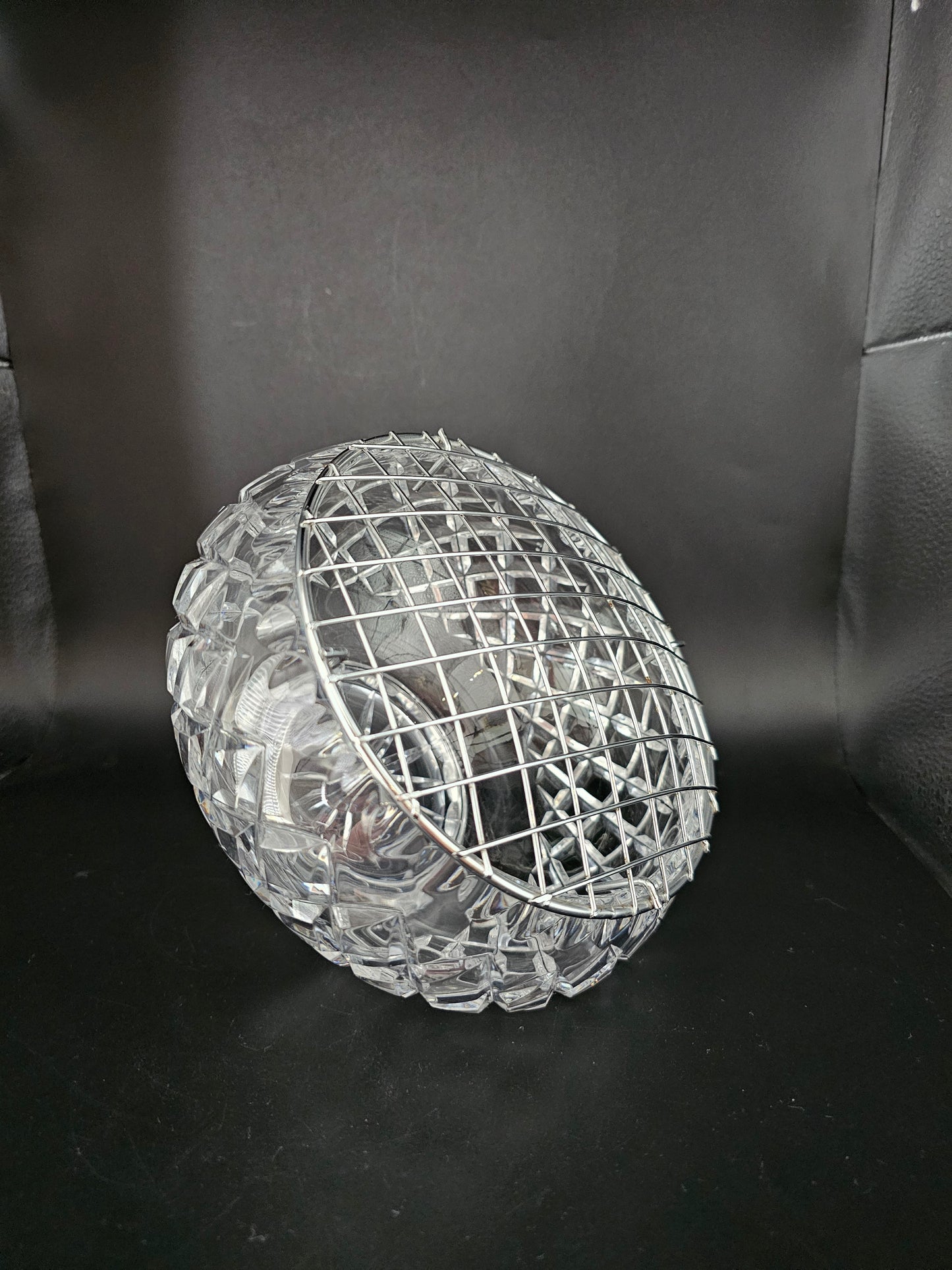 Beautiful Medium size Crystal Rose bowl. 17cm wide